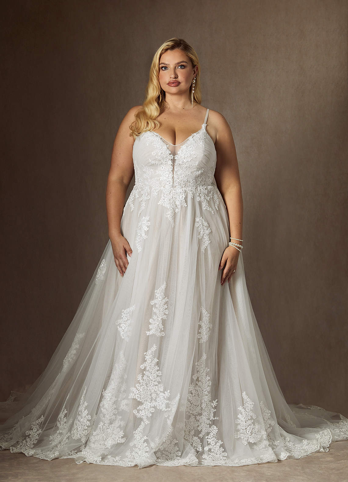 Azazie Avarie Abiti da Sposa Abito A-Line in Tulle Lustrini Bianco Diamante image1