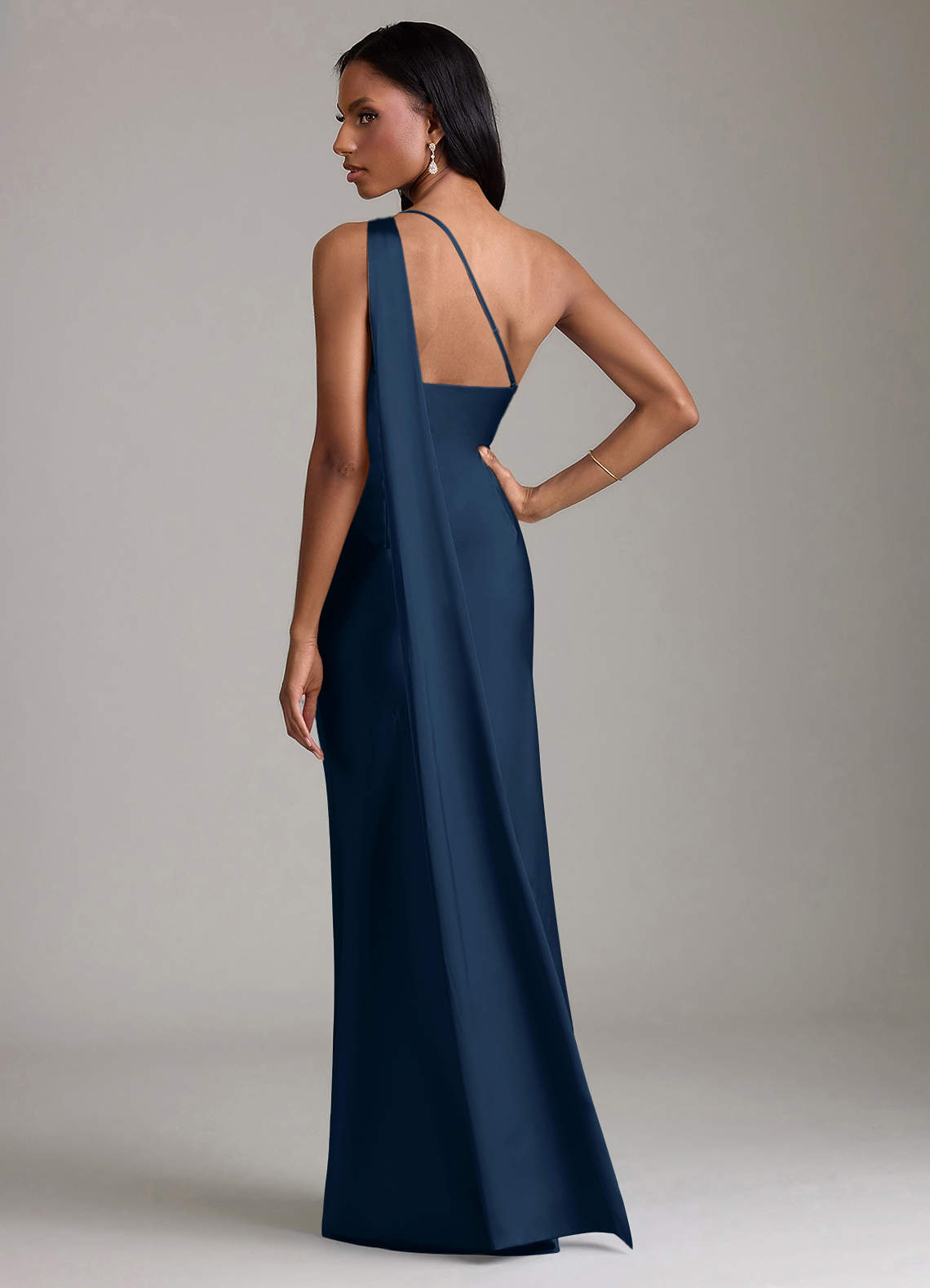 Azazie Juniper Vestidos de madrinha de casamento Vestido Azul Marinho de Cetim elástico de sereia com Um ombro image5