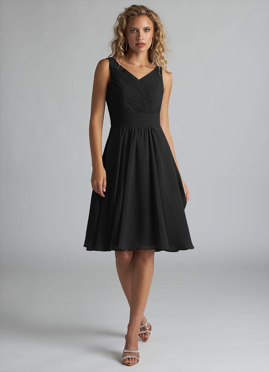 Azazie Grace Vestidos de damas de honor Vestido de Negro de Gasa de Corte en A con Plisado image1