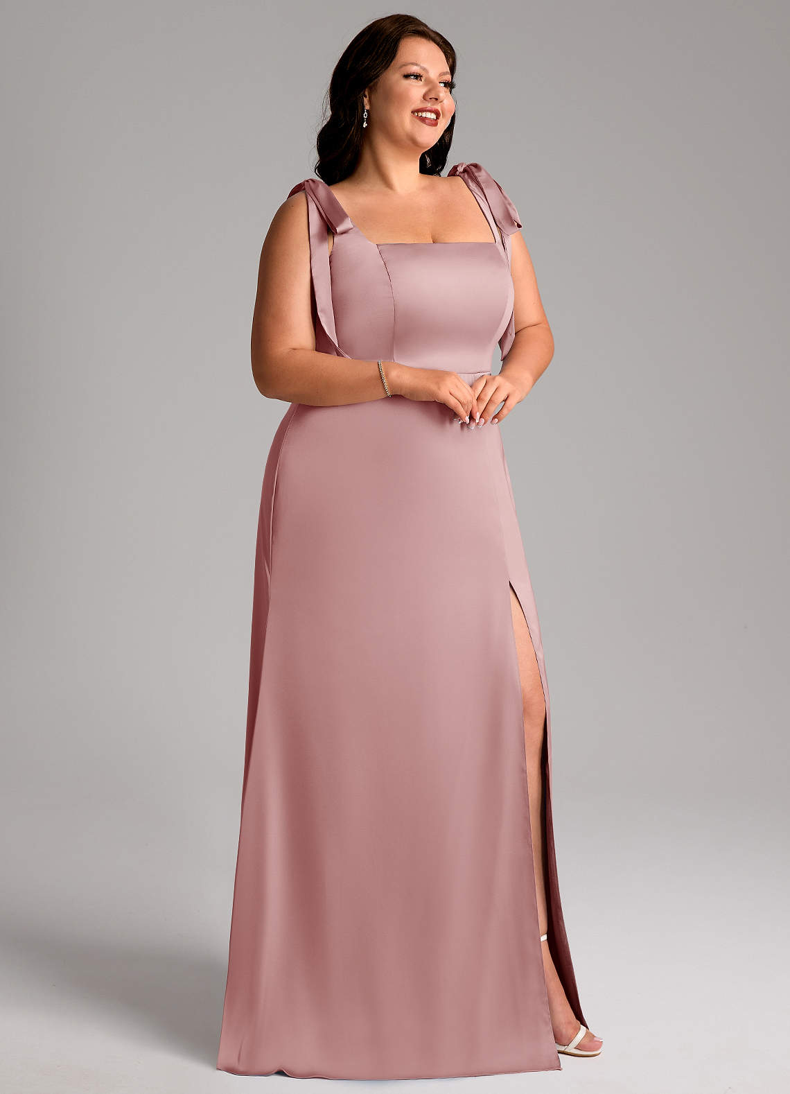 Azazie Frostine Vestidos de madrinha de casamento Vestido Rosa Empoeirada de Cetim elástico de Linha A com Arco image2