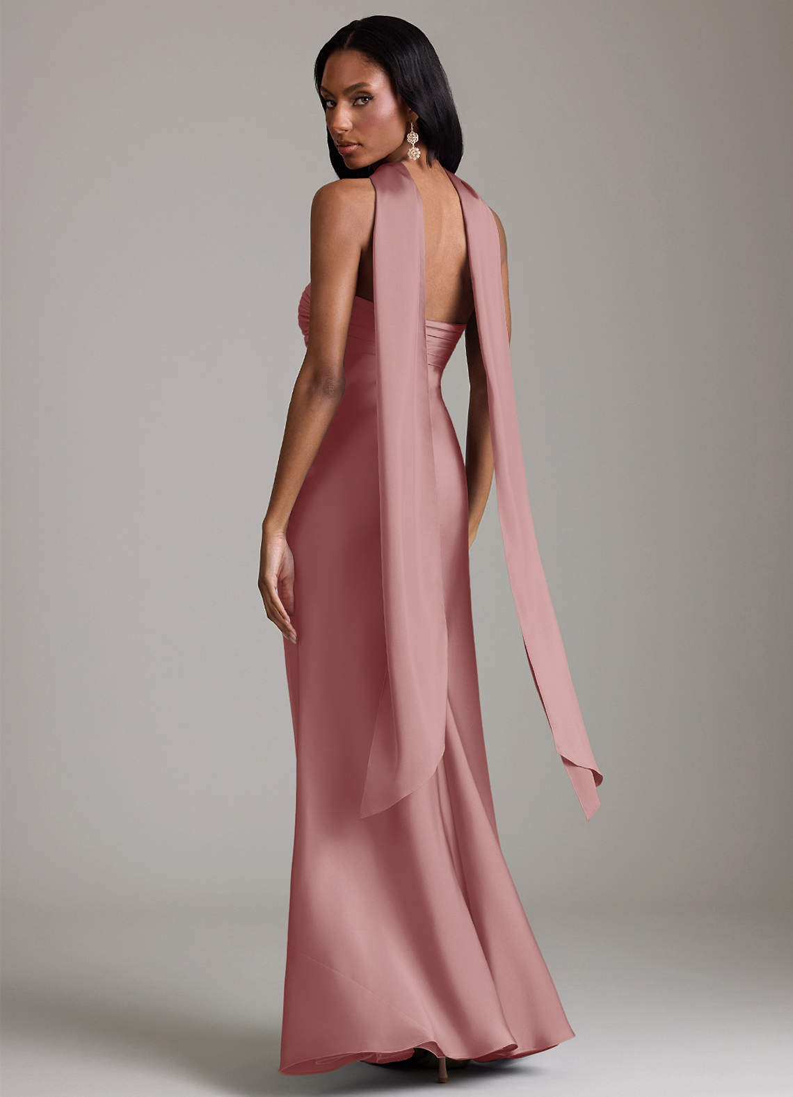 Azazie Saylor Vestidos de damas de honor Vestido de Rosa Polvorienta de Satén Elástico de Corte Sirena con Sin tirantes image7