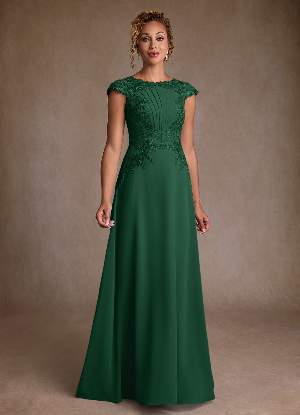 Azazie Christi vestidos de madre de la novia Vestido de Verde Oscuro de Gasa de Corte en A con Encaje image1