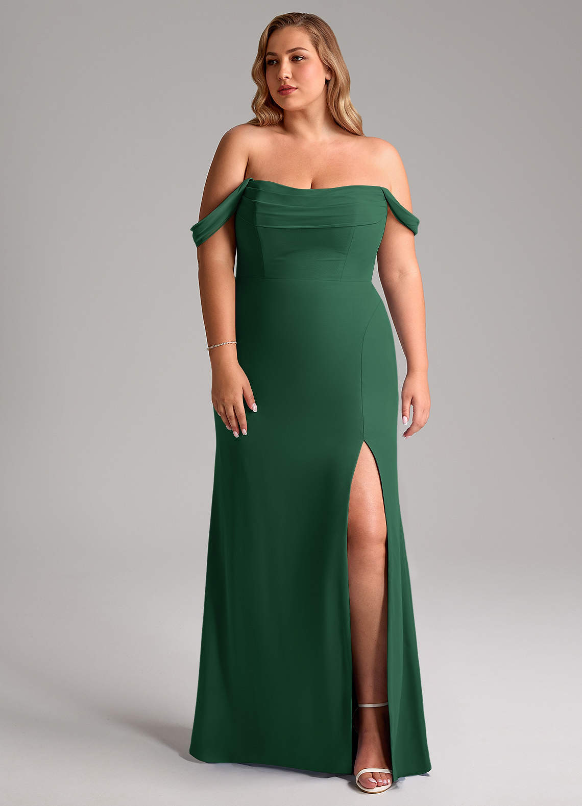 Azazie Saige Jurken voor bruidsmeisjes Converteerbaar Jurk van Chiffon met A-Lijn Off the Shoulder Donkergroen image9