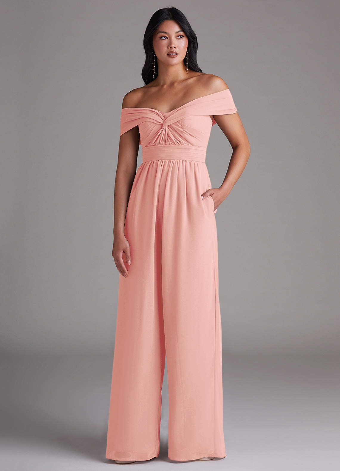 Azazie Lamara Robes de demoiselle d'honneur Combinaison Convertible en Mousseline de soie Épaule décolletée Rosette image1