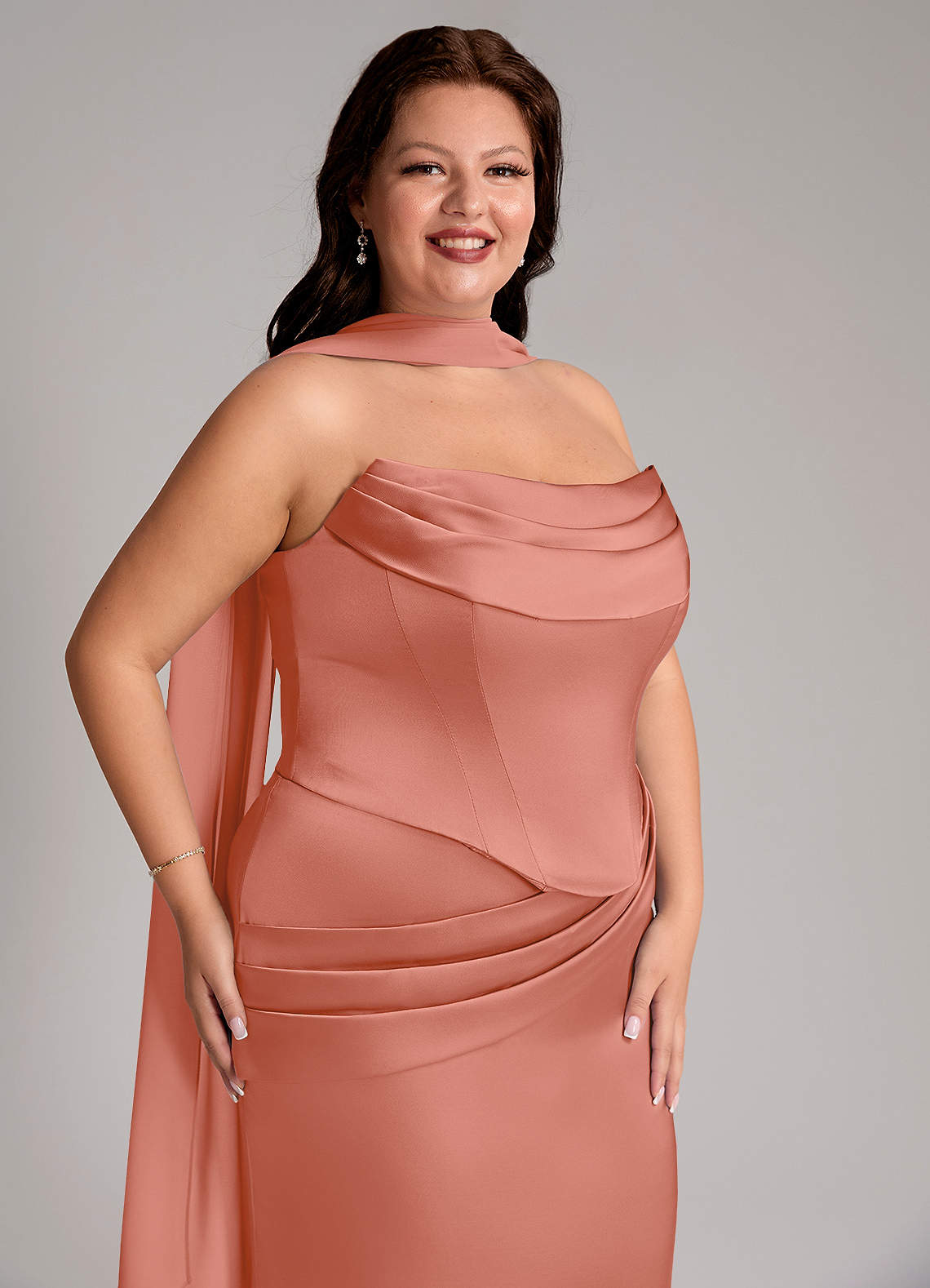 Azazie Sorrel Vestidos de madrinha de casamento Vestido Rosa Salmão de Cetim elástico de sereia com Sem alças image10