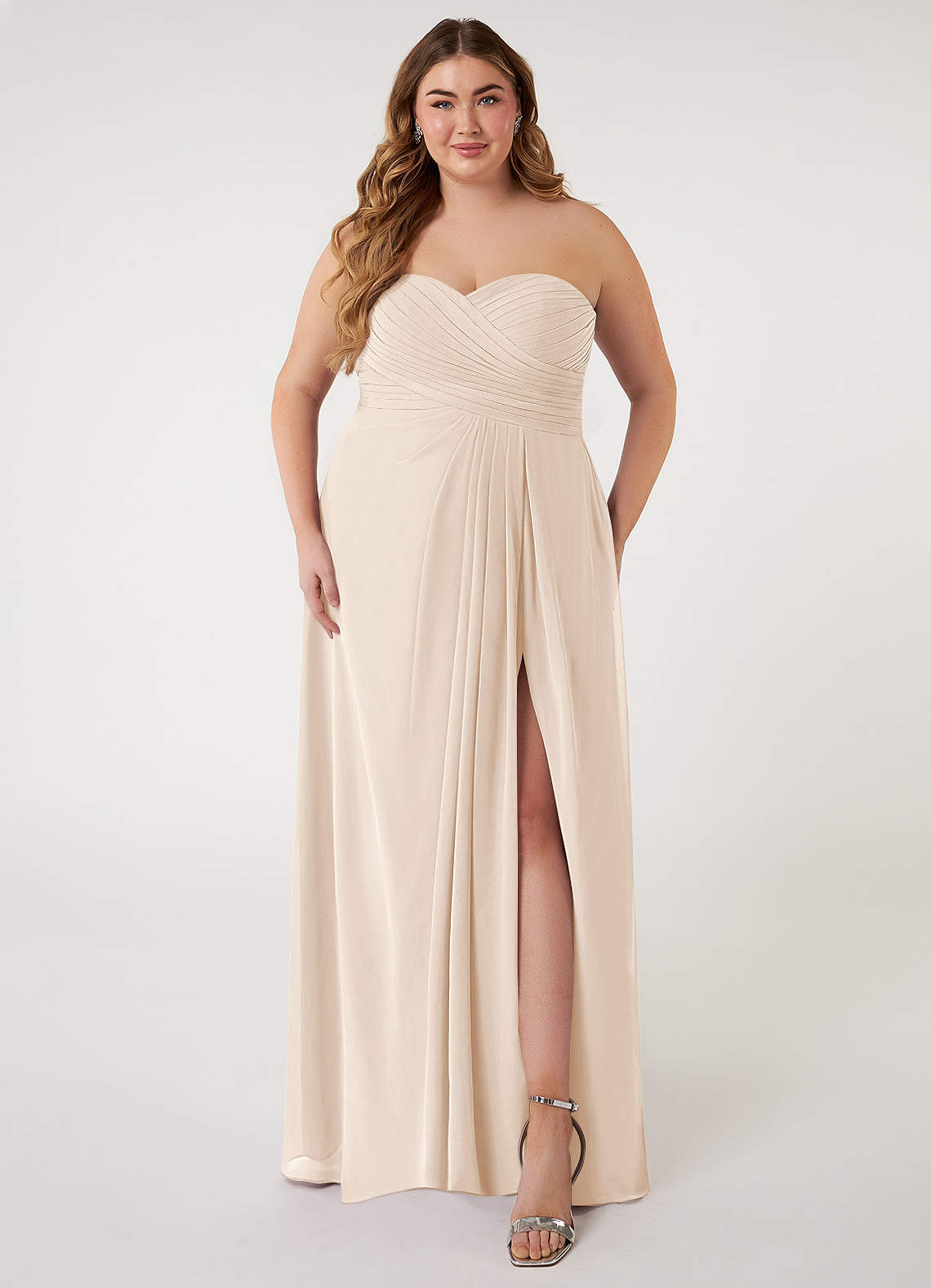 Azazie Arabella Allure Robes de demoiselle d'honneur Robe Trapèze Convertible en Mousseline de soie Encolure en Forme de Cœur Albâtre Blanc image1