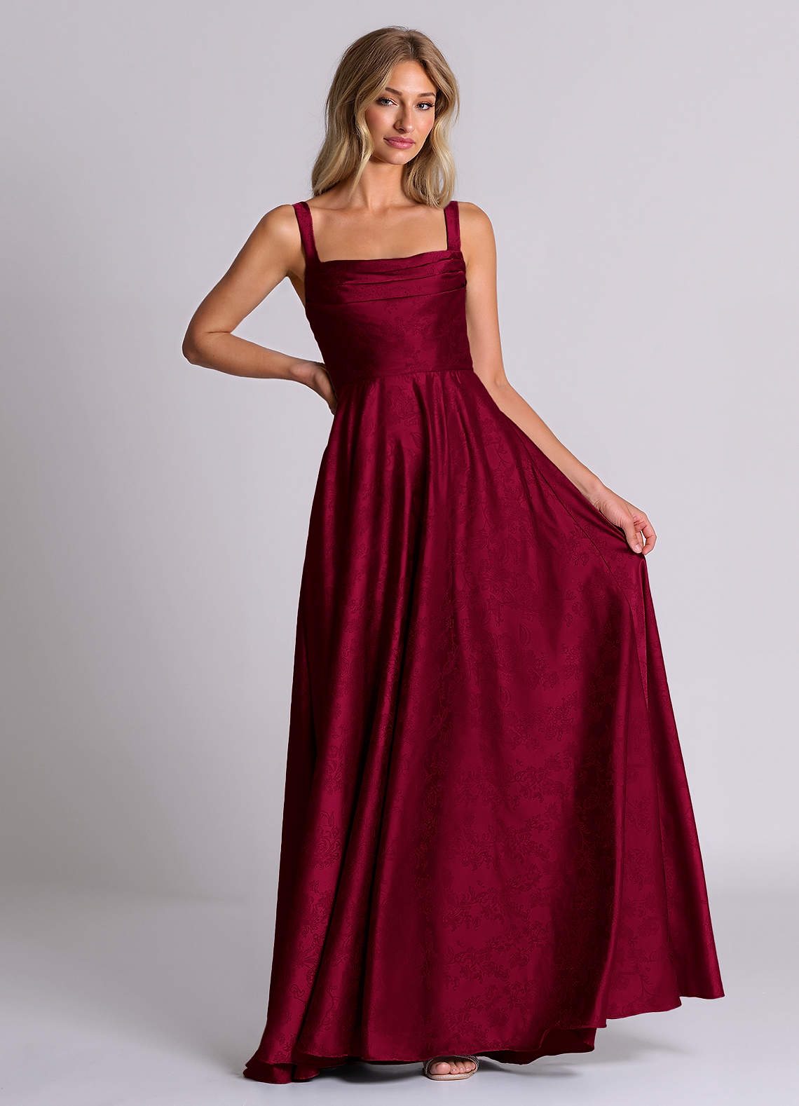 Azazie Shaude 신부 들러리 드레스 A라인 주름진 자카드 바닥 길이 드레스 image1