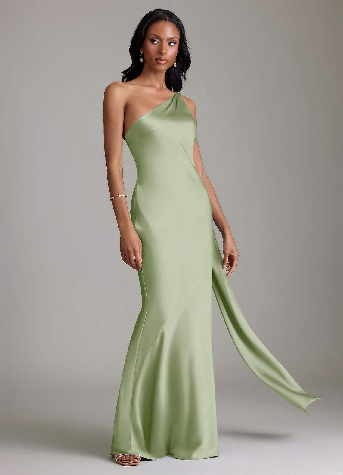 Azazie Juniper Robes de demoiselle d'honneur Robe Sirène en Satin extensible Une épaule Vert Sauge image4