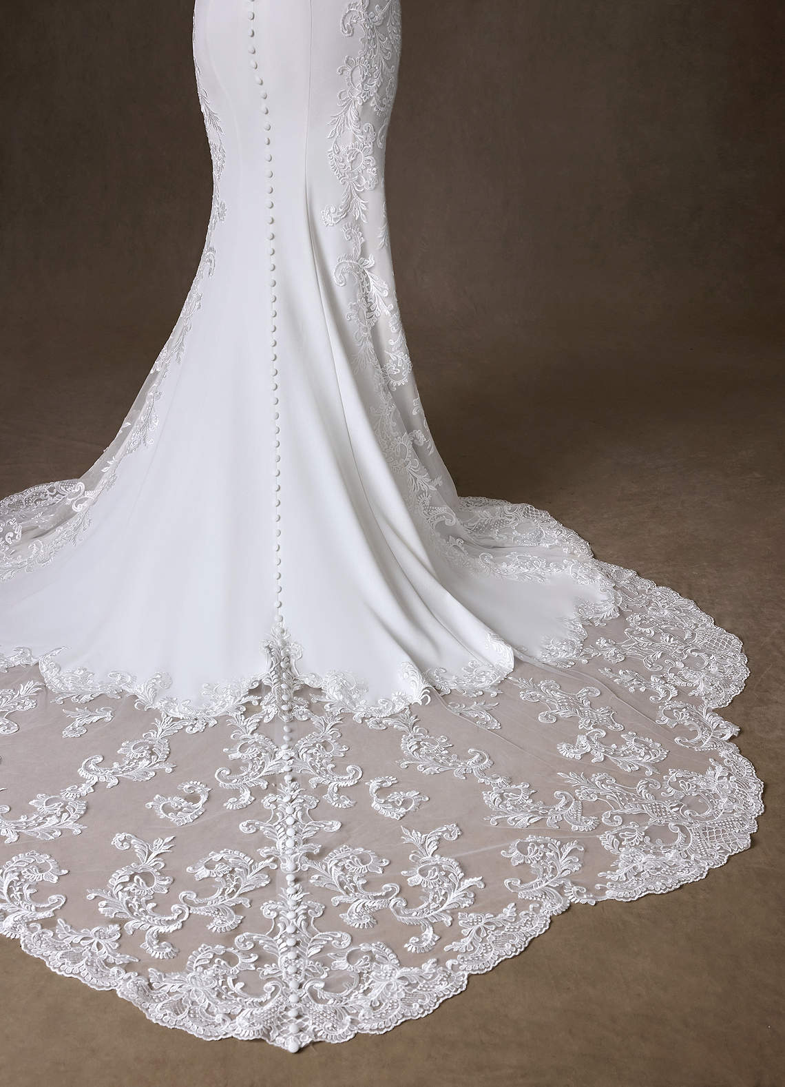 Azazie Estephanie Vestidos de novia Vestido de Diamante Blanco de Crepé elástico de Corte Sirena con Lentejuela image3