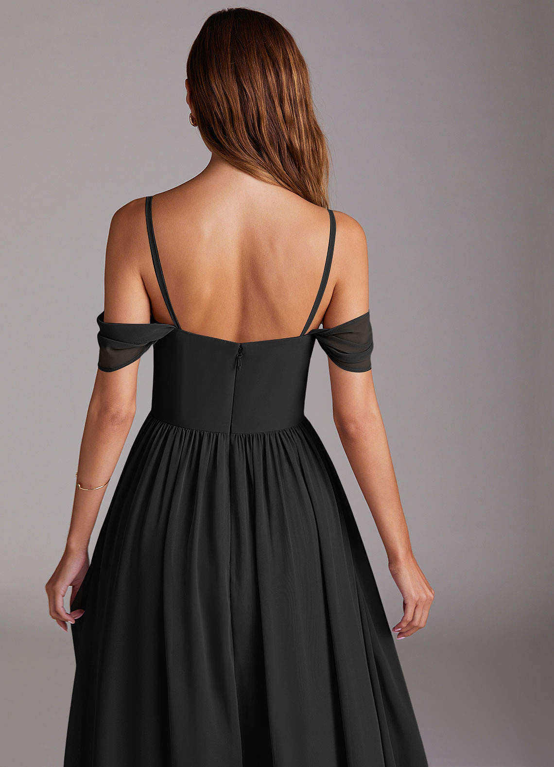 Azazie Calianna Brudtärnklänningar Klä av A-Linje i Chiffong Av axeln Svart Konvertibel image8
