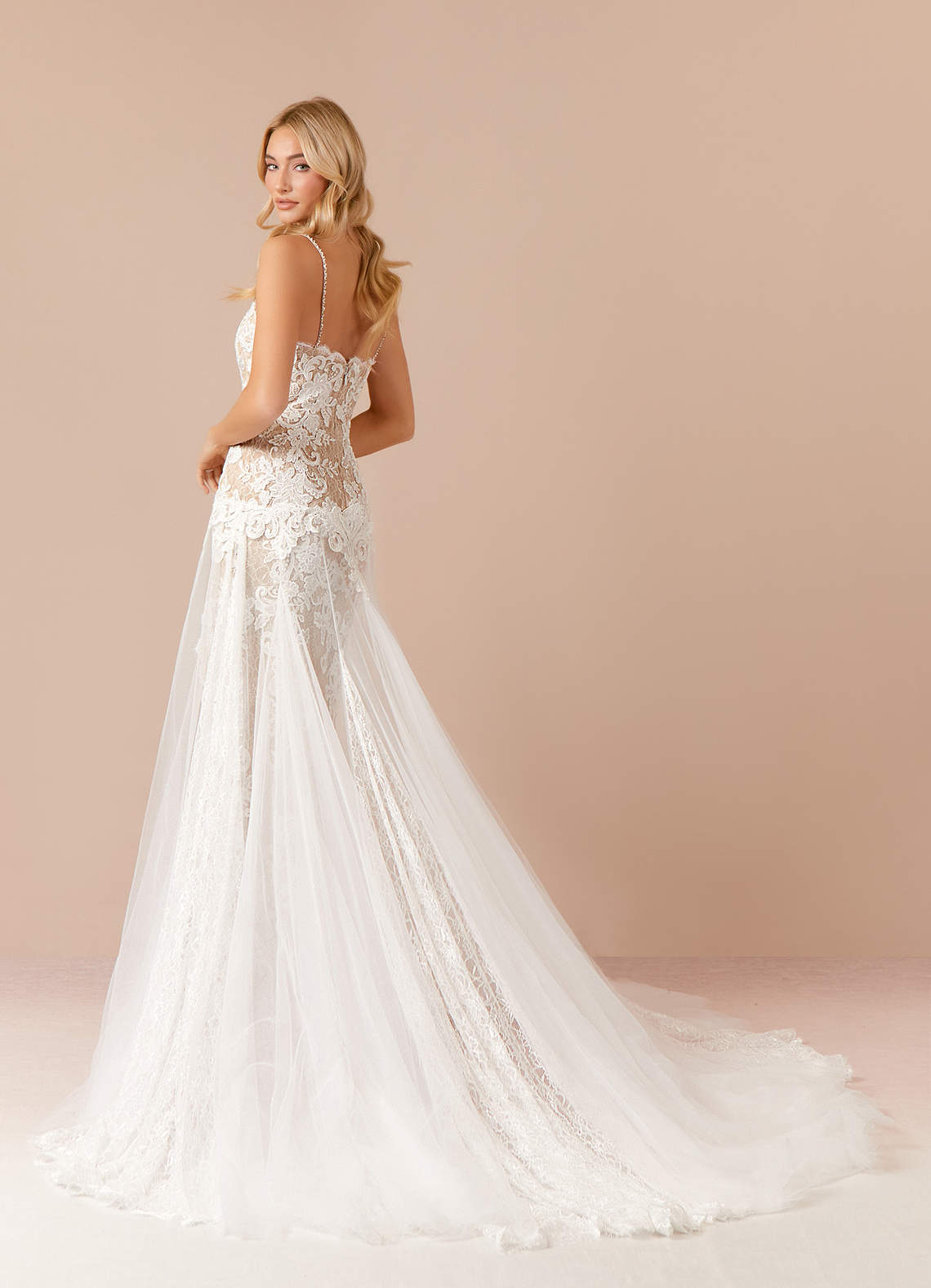 Azazie Mireya Robes de mariée Robe Fourreau en Tulle Paillettes Diamant Nude image3