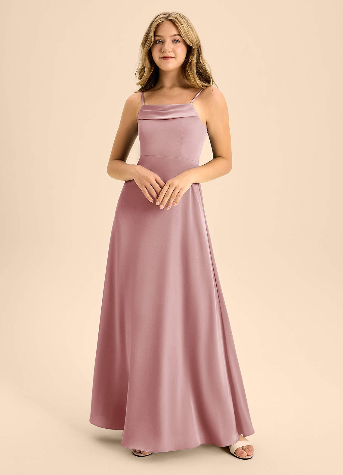 Azazie Anselie Junior Vestido de Rosa Polvorienta de Satén Elástico de Corte En A con Vestidos sin tirantes image2
