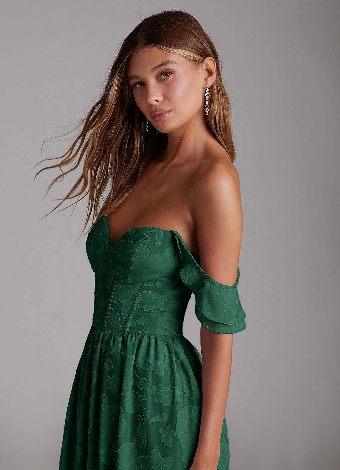 Azazie Denisse Vestidos de madrinha de casamento Vestido Verde Escuro de Esgotamento Floral de Linha A com Ruched image4