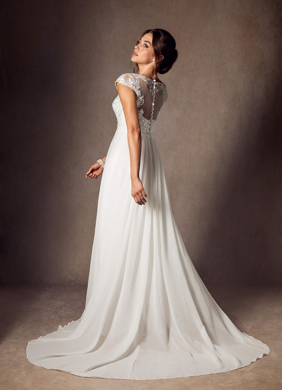 Azazie Brynslee Abiti da Sposa Abito A-Line in Chiffon con Scollo a U e Paillettes Bianco Diamante image5