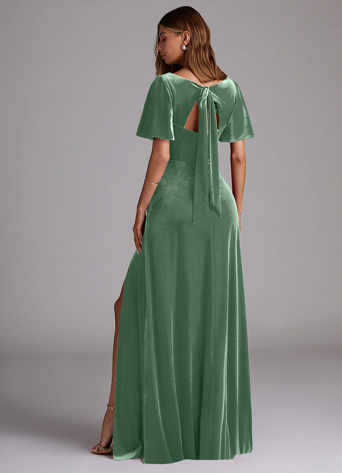 Azazie Kimber Robes de demoiselle d'honneur Robe Trapèze en velours avec poches Eucalyptus image4