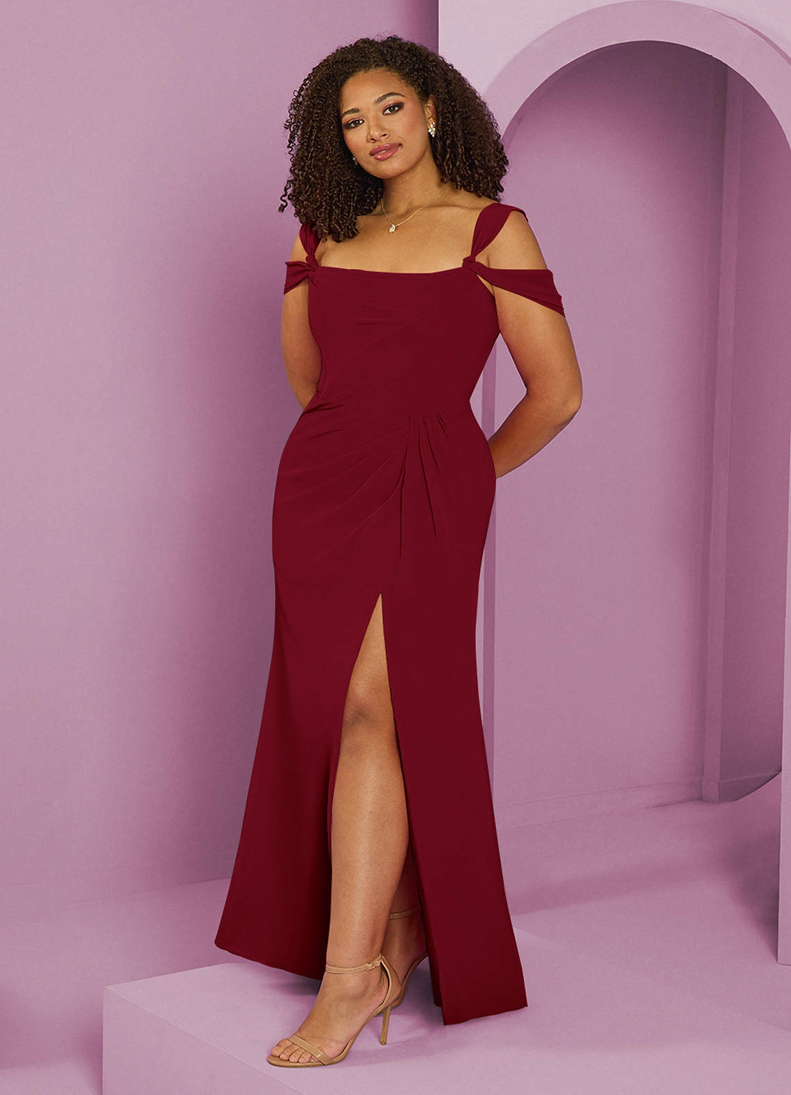 Barbie ♥ Azazie Robes de demoiselle d'honneur Robe Trapèze en Mousseline de soie Épaule décolletée Bourgogne image1