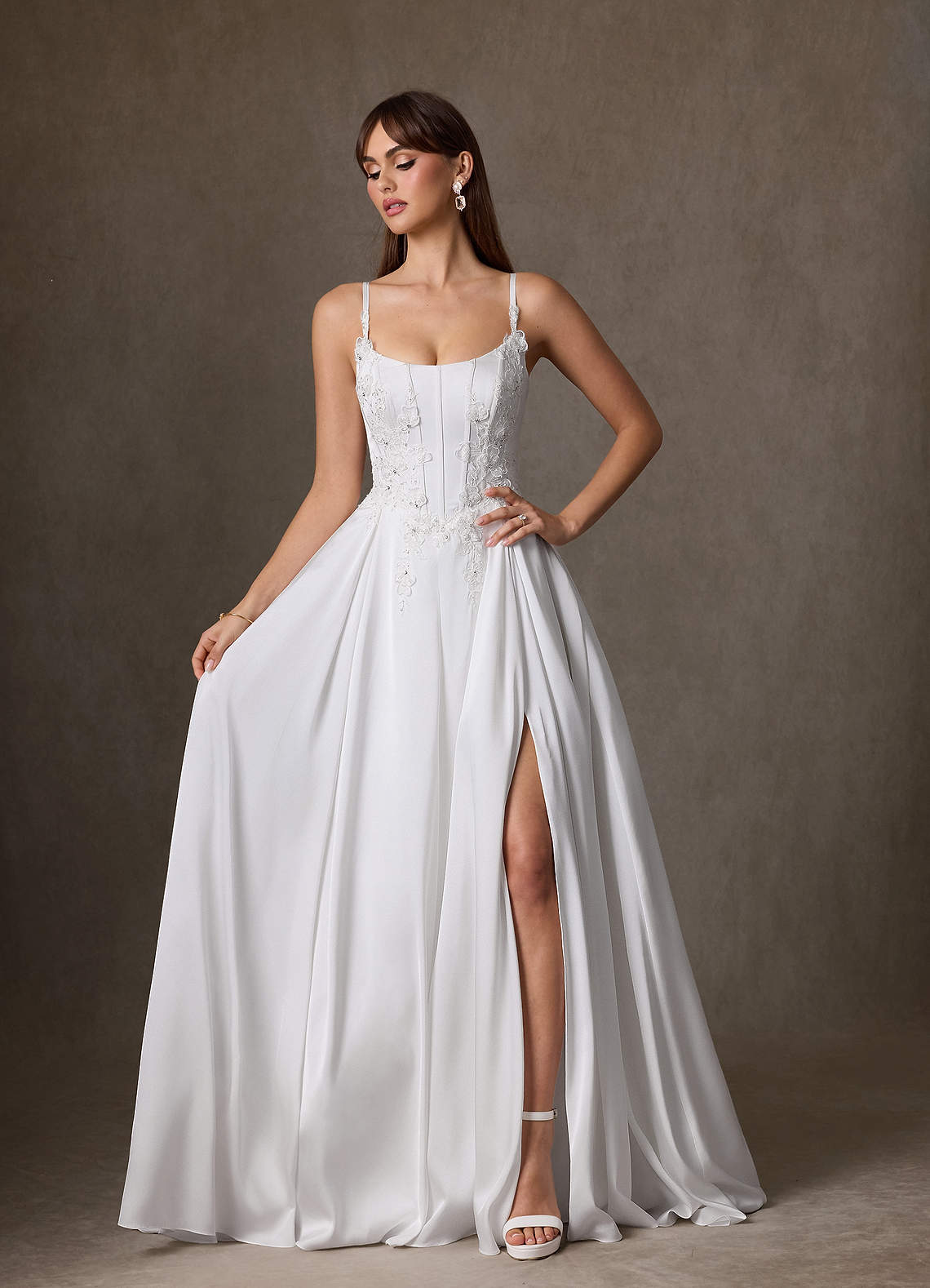 Azazie Sariah Häämekot A-linja Pitsi Joustava satiini Kappelin juna Pukeutua image3