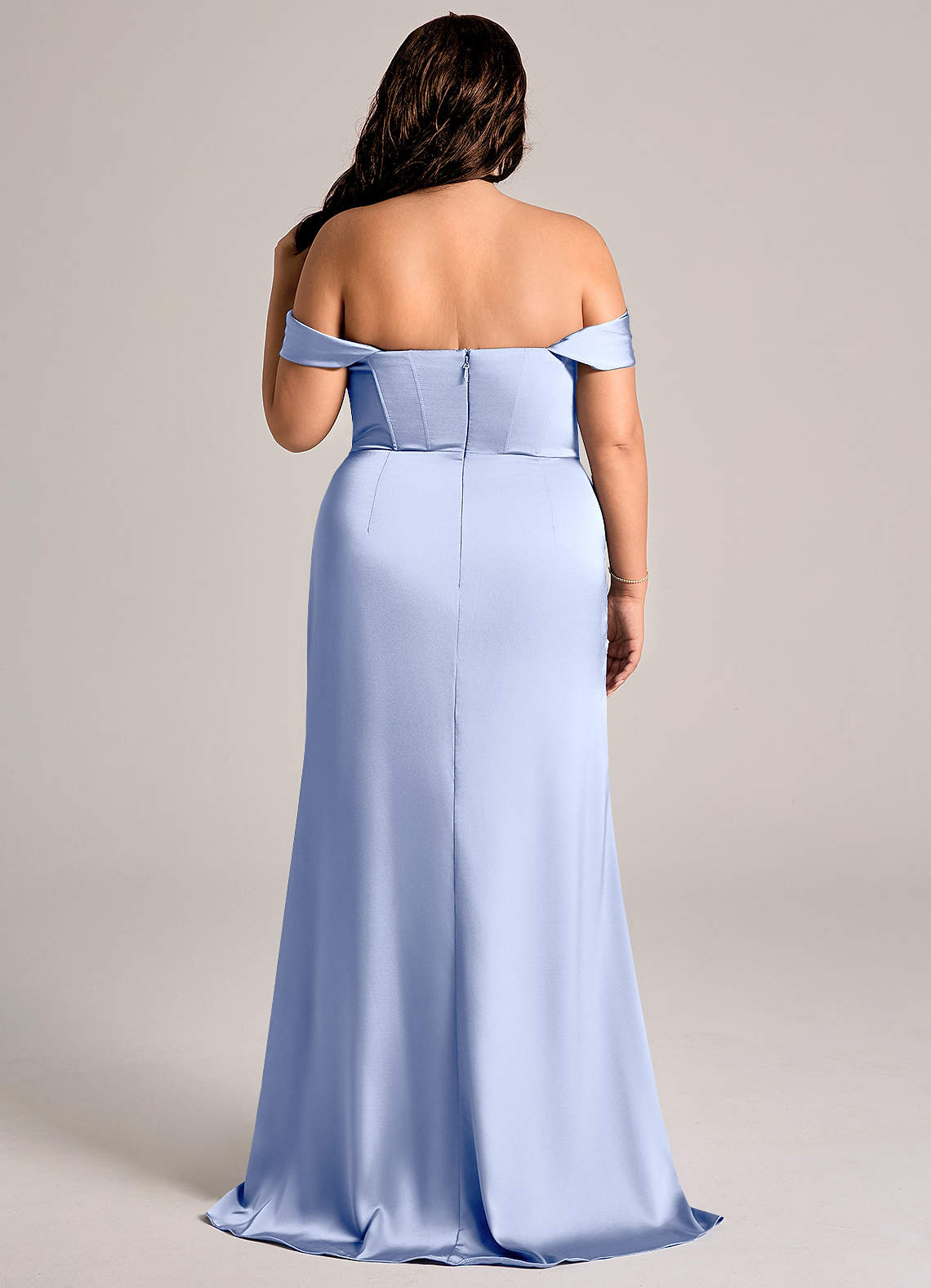 Azazie Johana Robes de demoiselle d'honneur Robe Sirène Convertible en Satin extensible Épaule décolletée Eis image8
