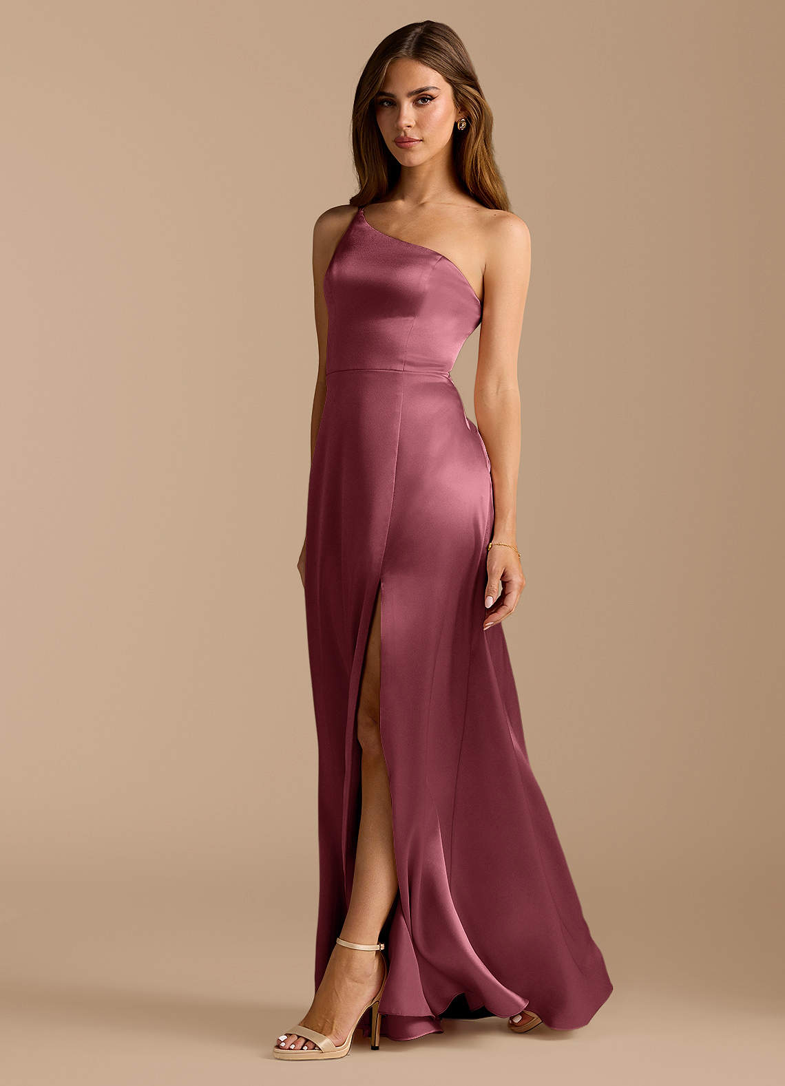Azazie Trina Vestidos de damas de honor Vestido de Rosa Del Desierto de Satén Metálico de Corte en A con Hombro unilateral image1