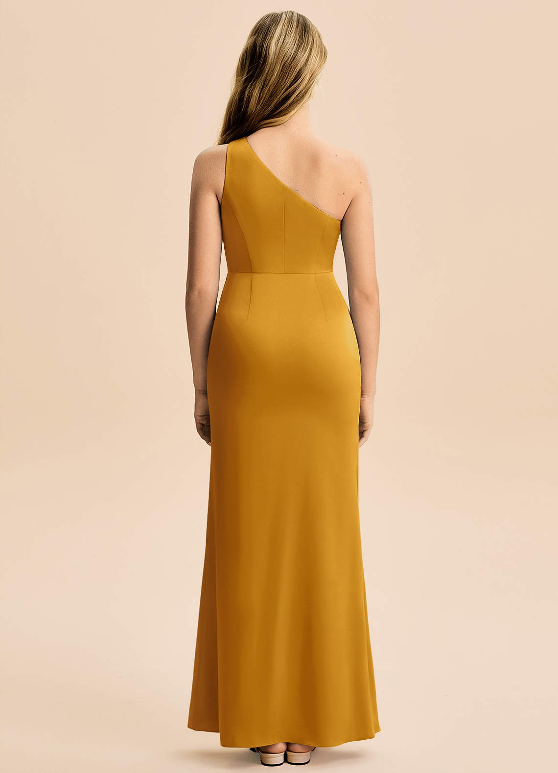 Azazie Akilah Junior Robe Fourreau en Satin extensible Plissée Caramel écossais image5