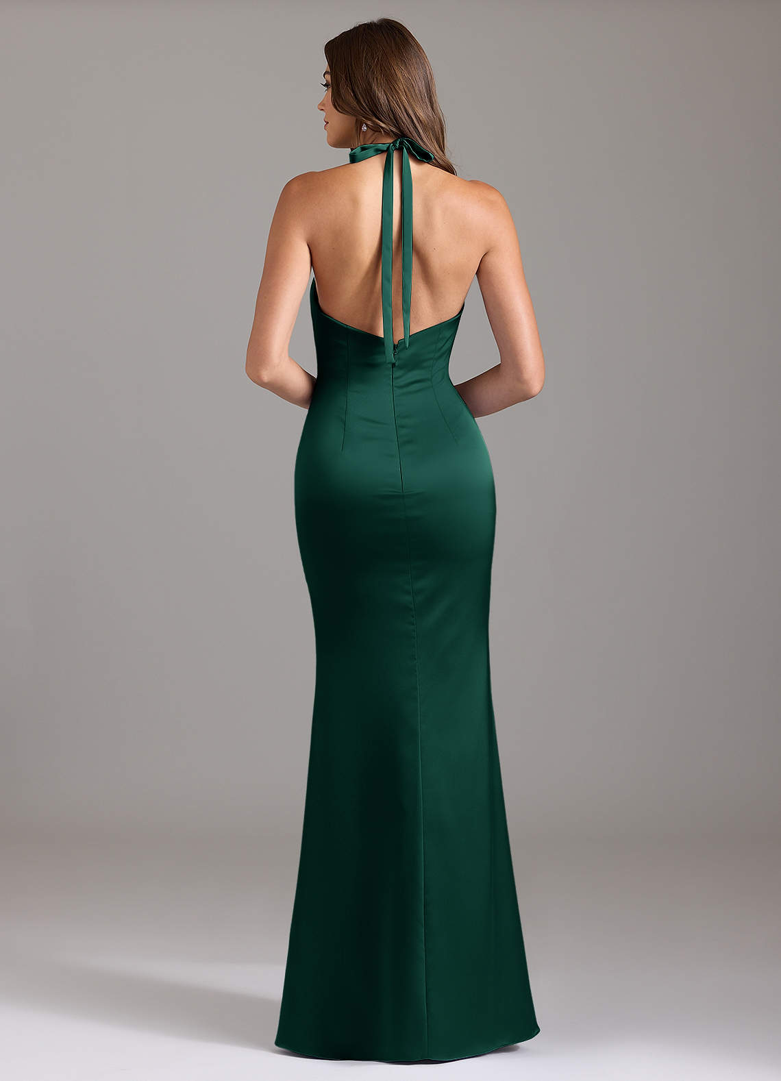 Azazie Valerie Robes de demoiselle d'honneur Robe Sirène en Satin extensible Plissée émeraude image1