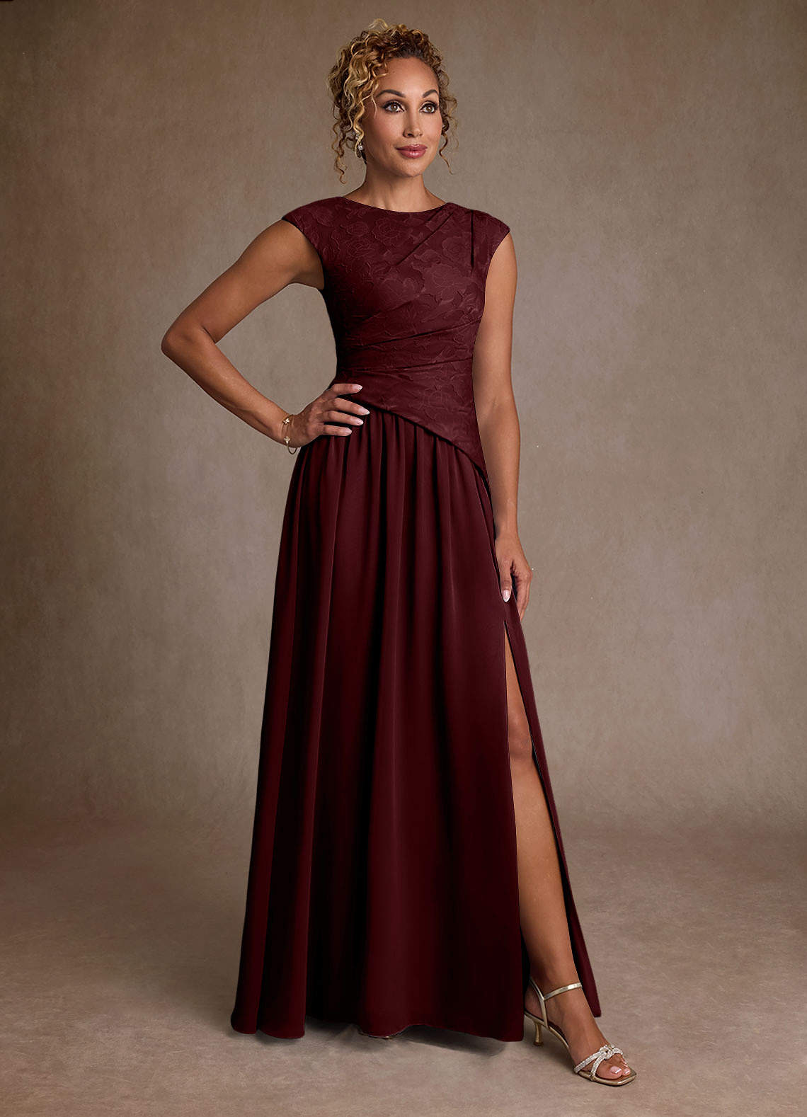 Azazie Kalleen vestidos de madre de la novia Vestido de Cabernet de Gasa de Corte en A con Plisado image1