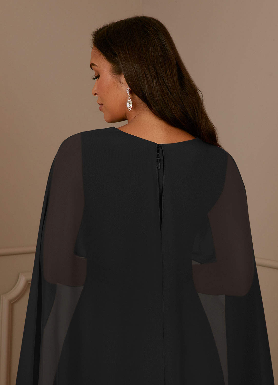 Azazie Isa Kleider für die Brautmutter A-Linie V-Hals Gefaltet Chiffon Kleid Schwarz image5