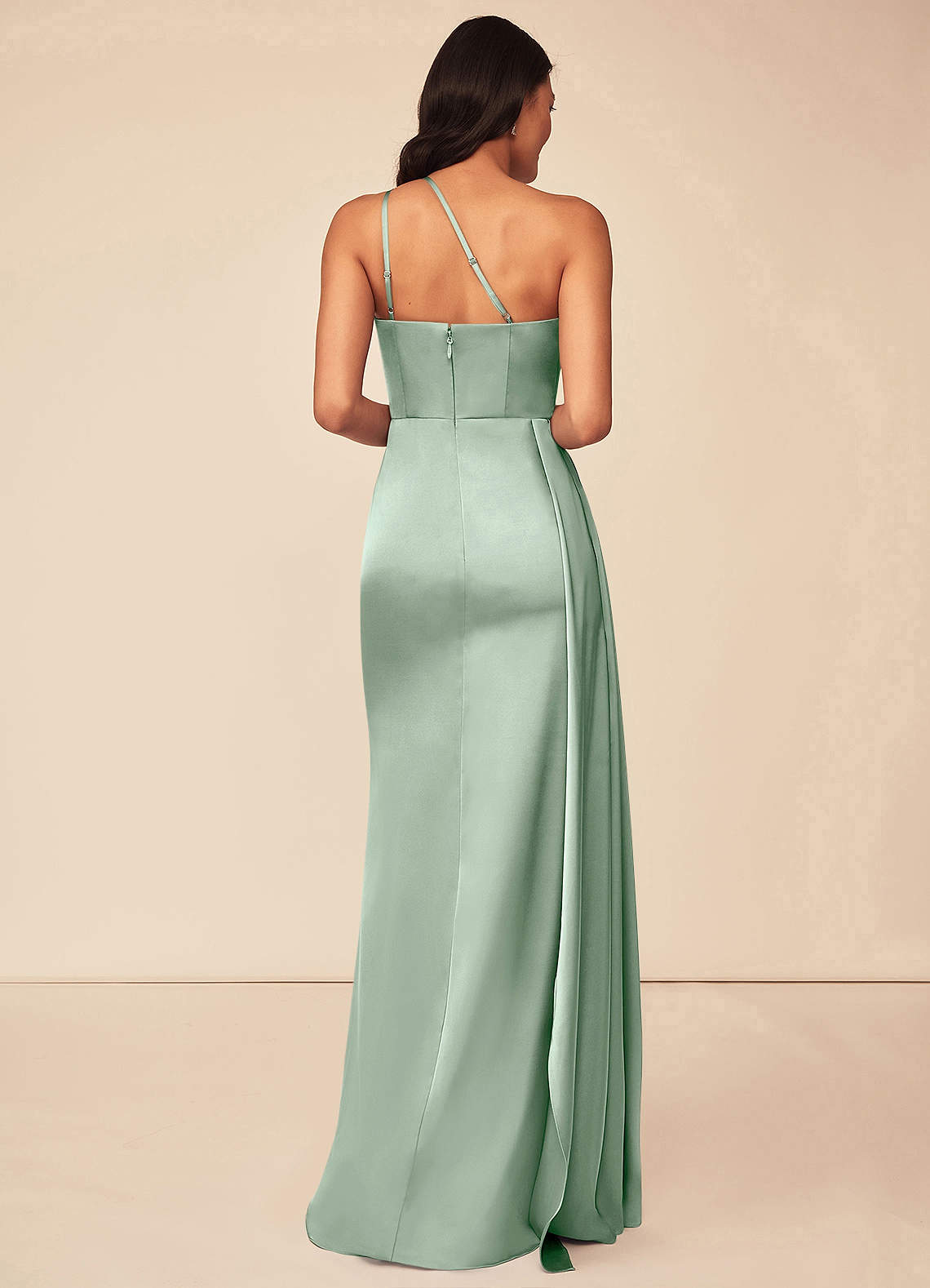 Azazie Maron Vestidos de damas de honor Vestido de Agave de Satén Elástico de Corte en A con Un hombro image1