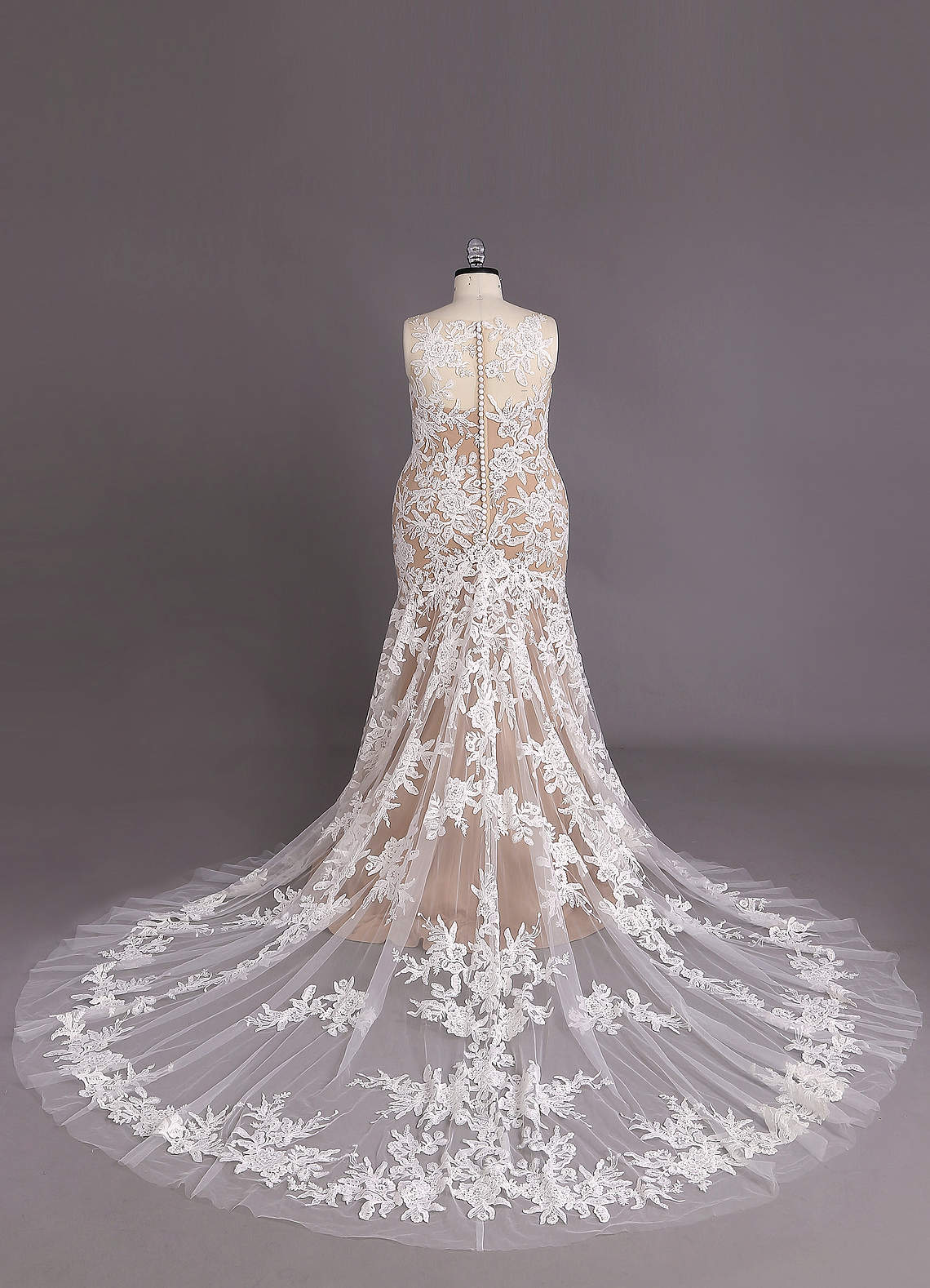 Azazie Judith Vestidos de novia Vestido de Blanco Diamante Nude de Tul de Corte Sirena con Lentejuela image10