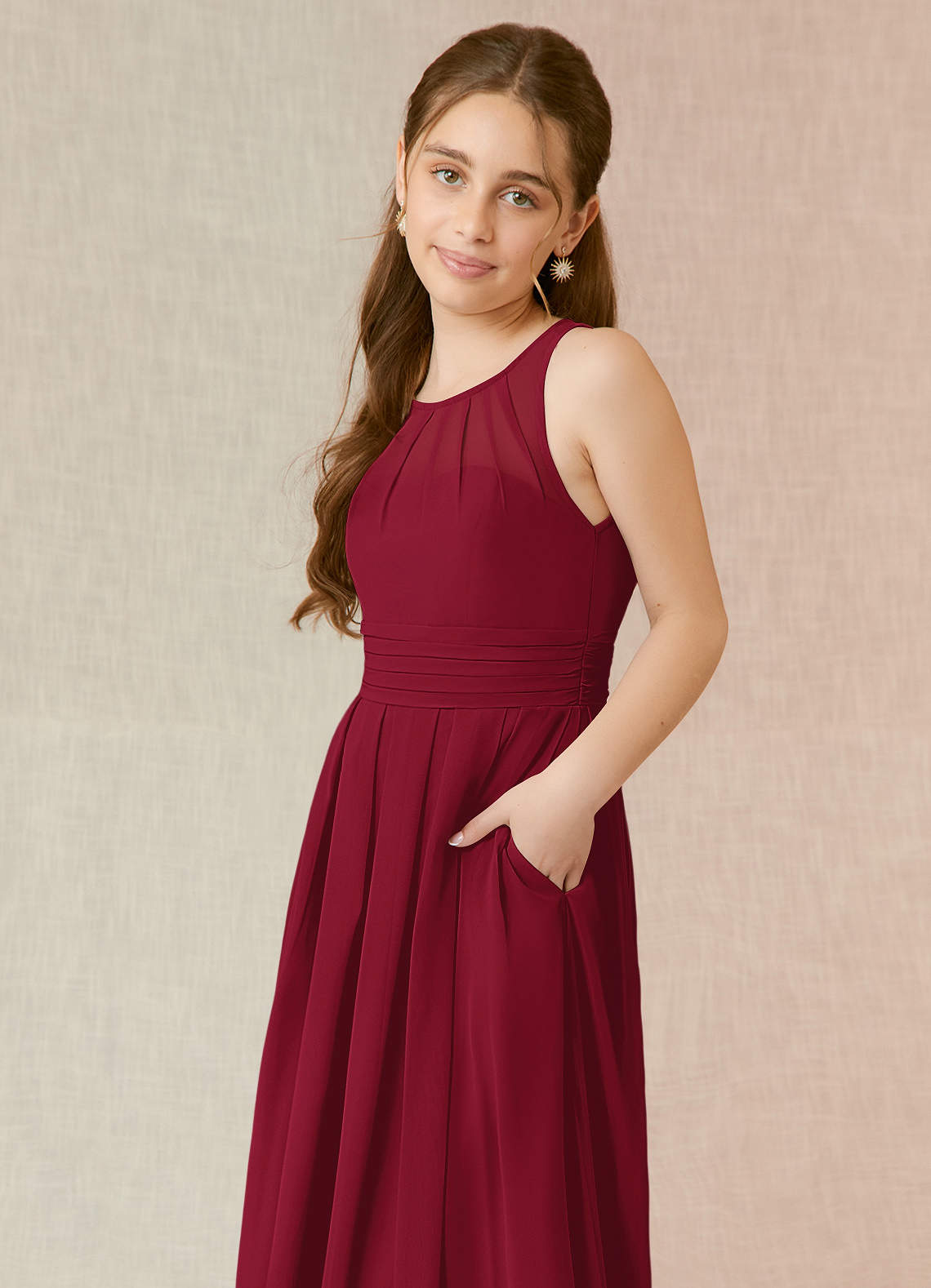 Azazie Bibiane Junior Vestido Borgonha de Chiffon de Linha A com Plissado image6