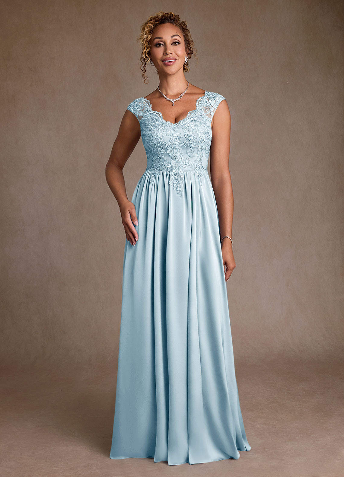 Azazie Amethyst Mère de la mariée Robes Robe Trapèze en Dentelle Bleu Ciel image3