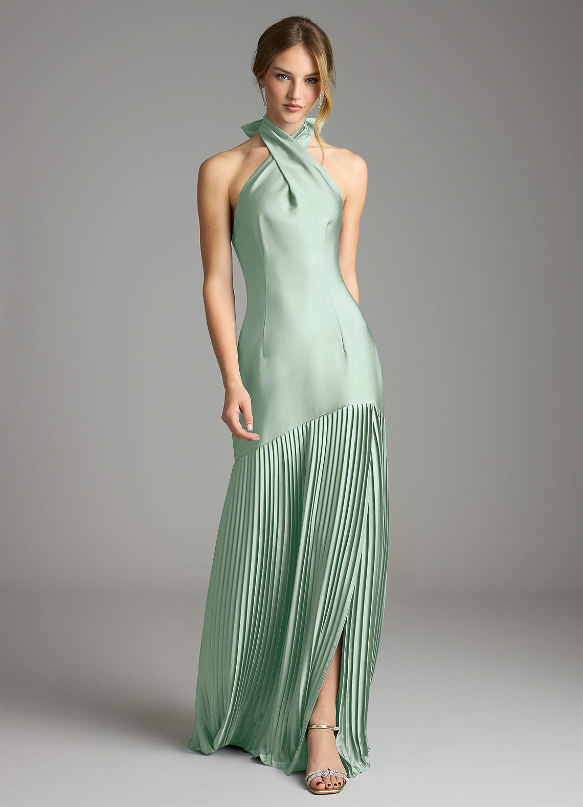 Azazie Nayeli Jurken voor bruidsmeisjes Jurk van Stretch Satijn met A-Lijn Geplooid Agave image1