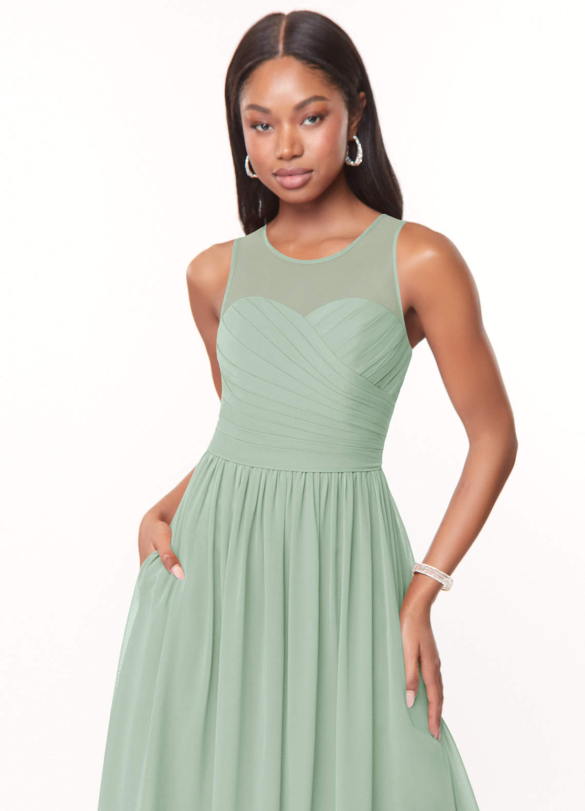 Azazie Nina Robes de demoiselle d'honneur Robe Trapèze en Mousseline de soie Plissée Agave image4