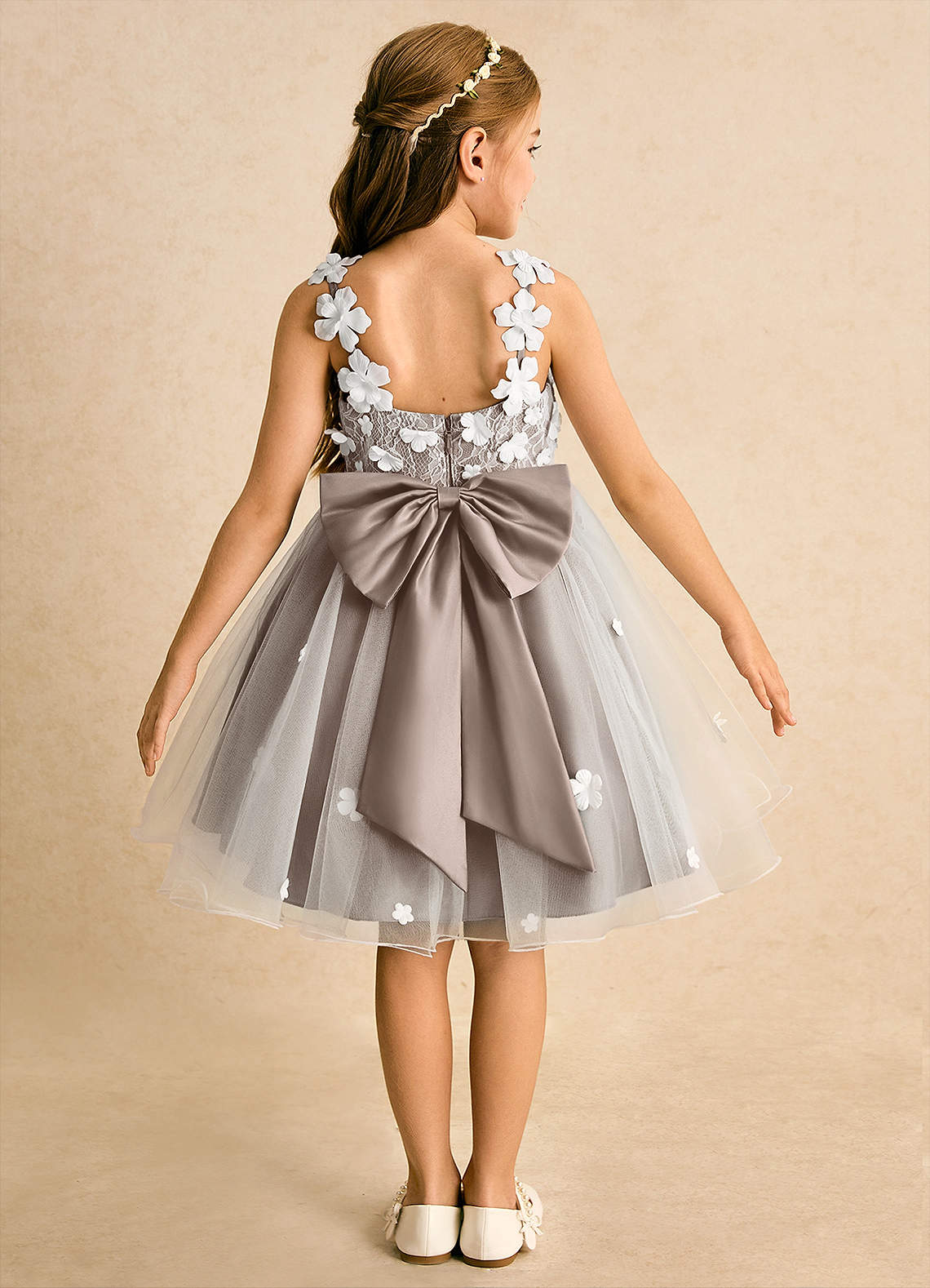 Azazie Junebug vestidos de niña de las flores Vestido de Marfil Taupe de Tul de Princesa con Encaje image1
