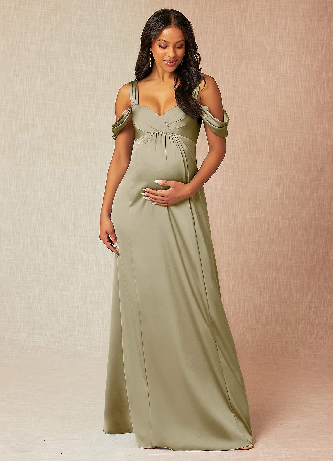 Azazie Rhea vestidos de dama de honor de maternidad Vestido de Corte En A Off The Shoulder Plisado Hasta el suelo Satén Elástico image1