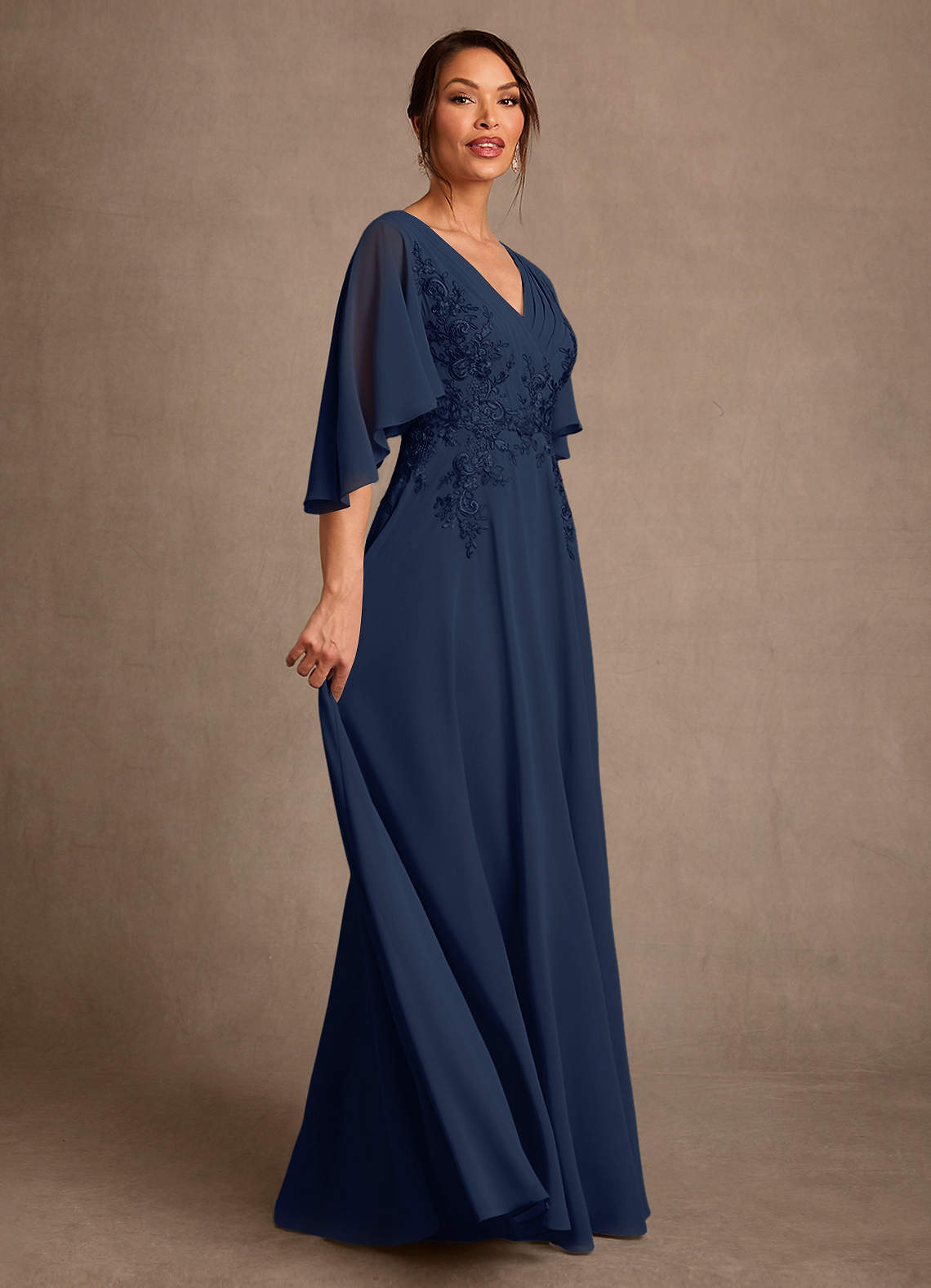 Azazie Tilda Vestidos para mãe da noiva Vestido Azul Marinho de Chiffon de Linha A com Renda image2