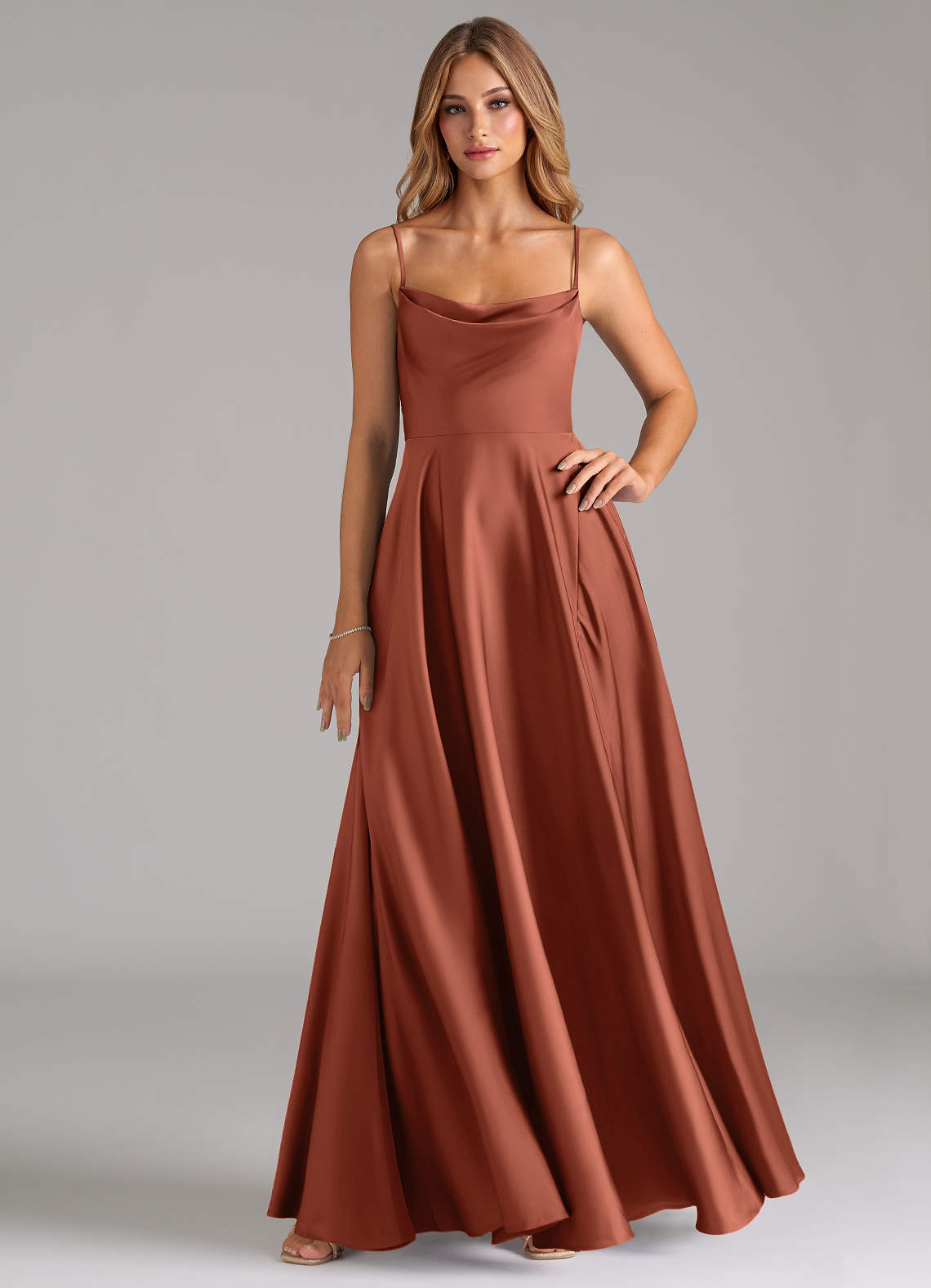 Azazie Elle Brautjungfernkleider A-Linie Plissee Stretch-Satin Kleid Lehm image1
