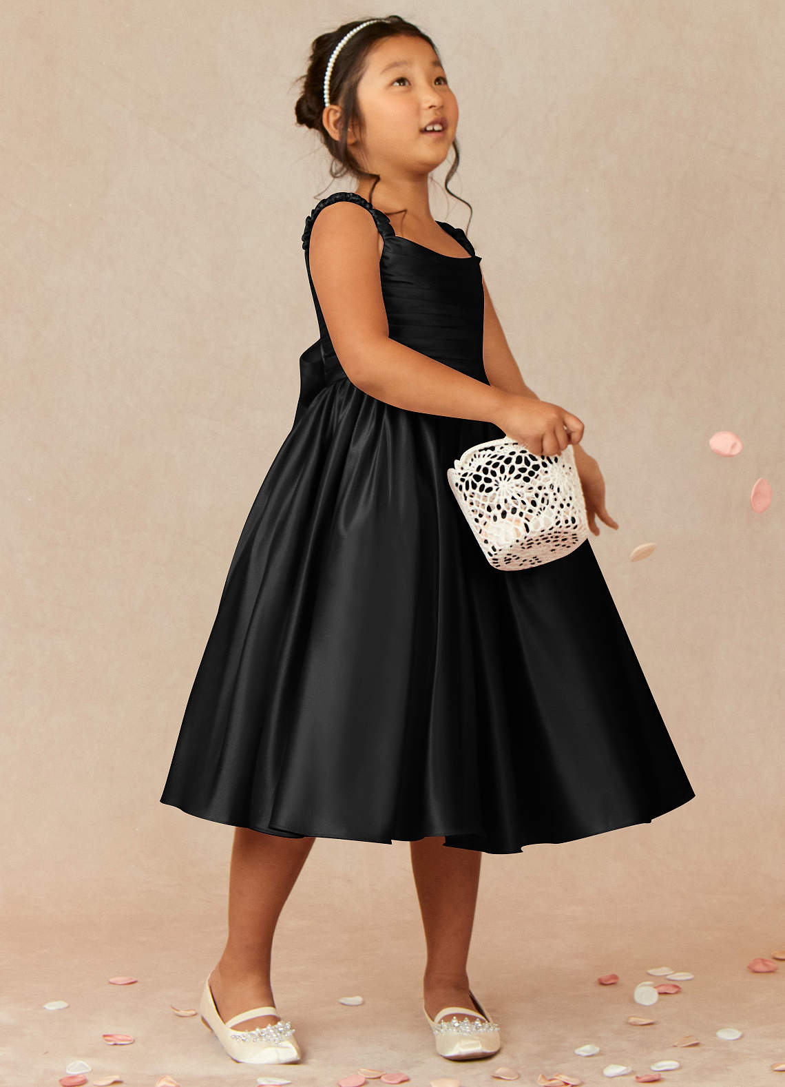 Azazie Cutie Pie vestidos de niña de las flores Vestido de Negro de Satin Mate de Corte En A con Plisado image1