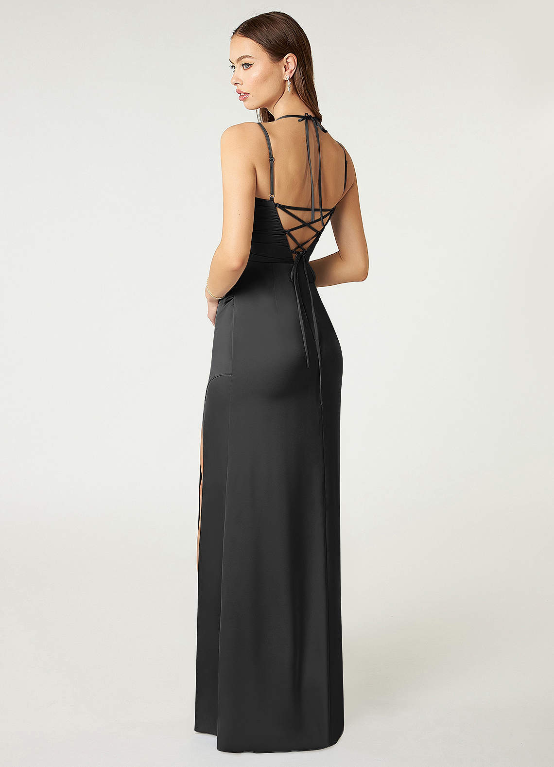 Azazie Desi Robes de demoiselle d'honneur Robe Fourreau en Satin extensible Corset dos nu Noir image4