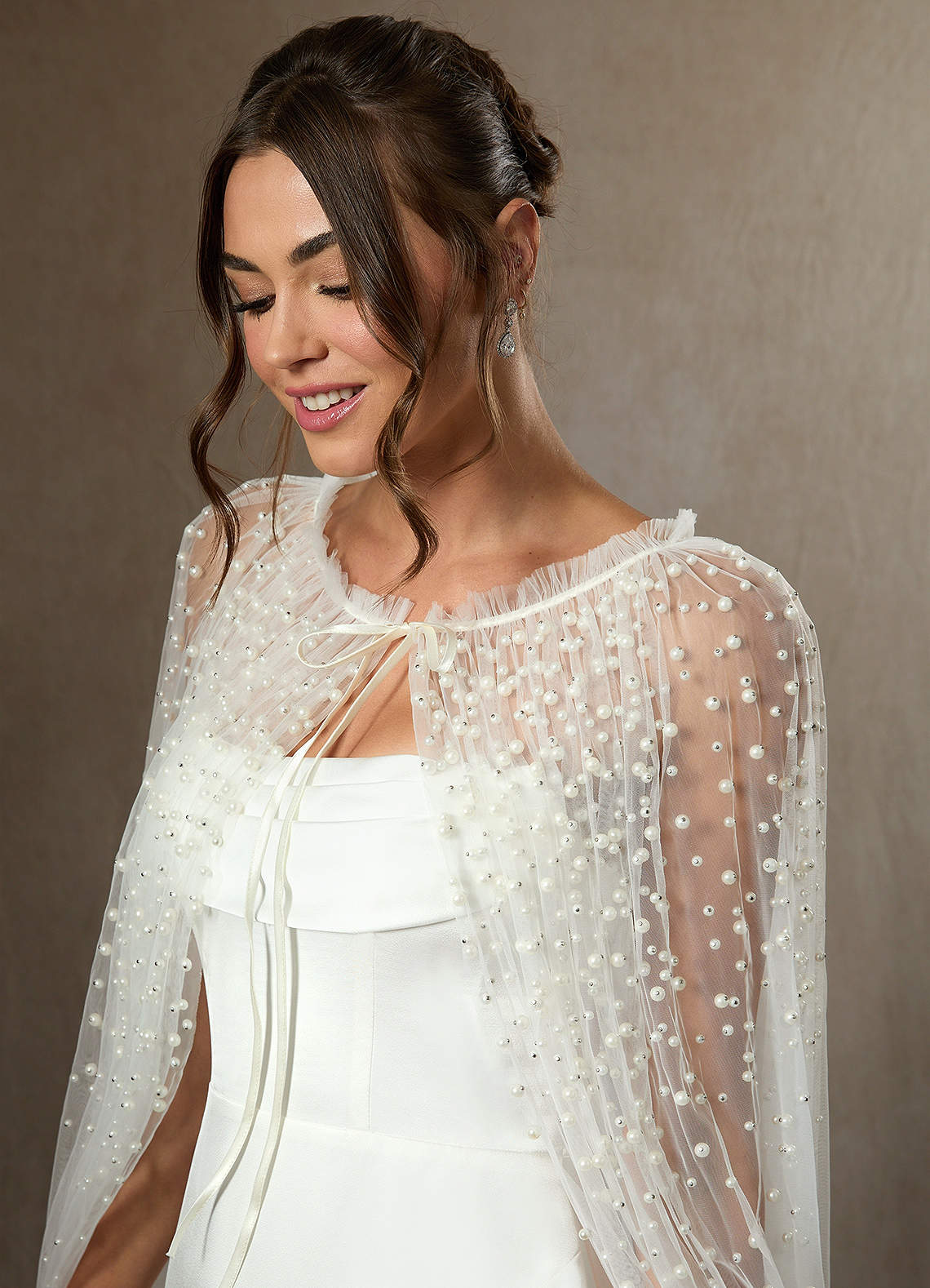 front Cape en tulle à perles en cascade