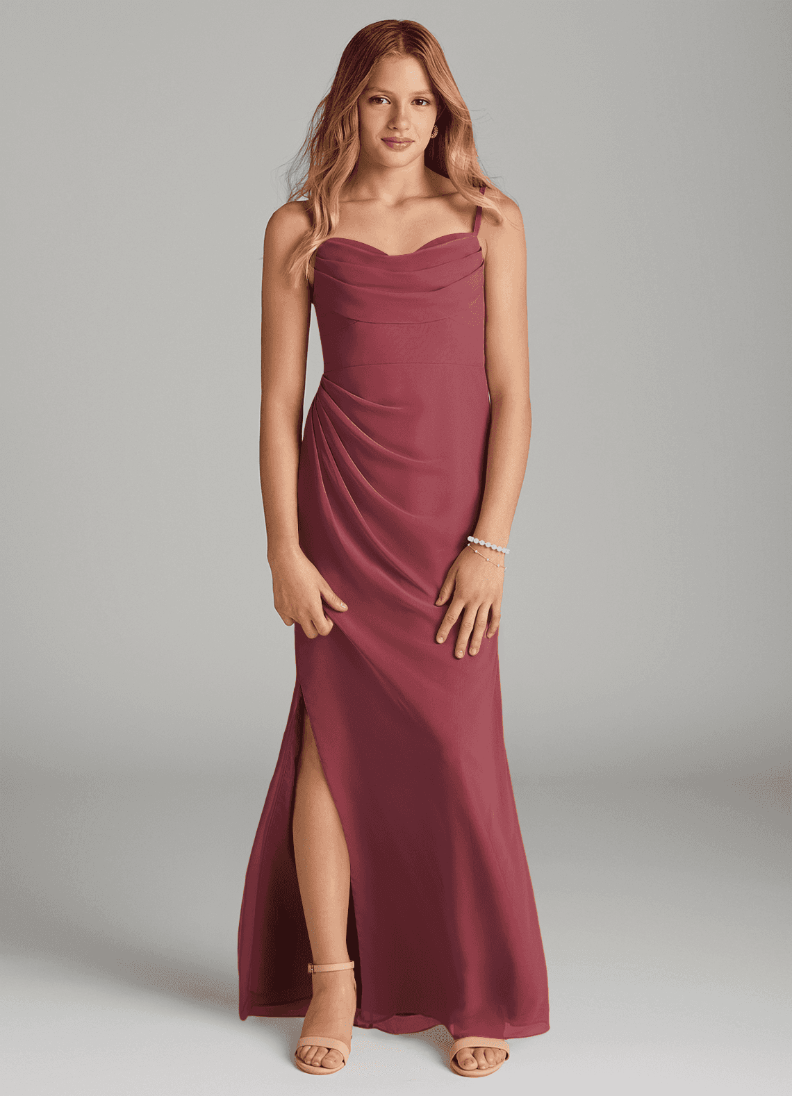 Azazie Mai Junior Vestido de Merlot de Gasa de Recto con Plisado image1