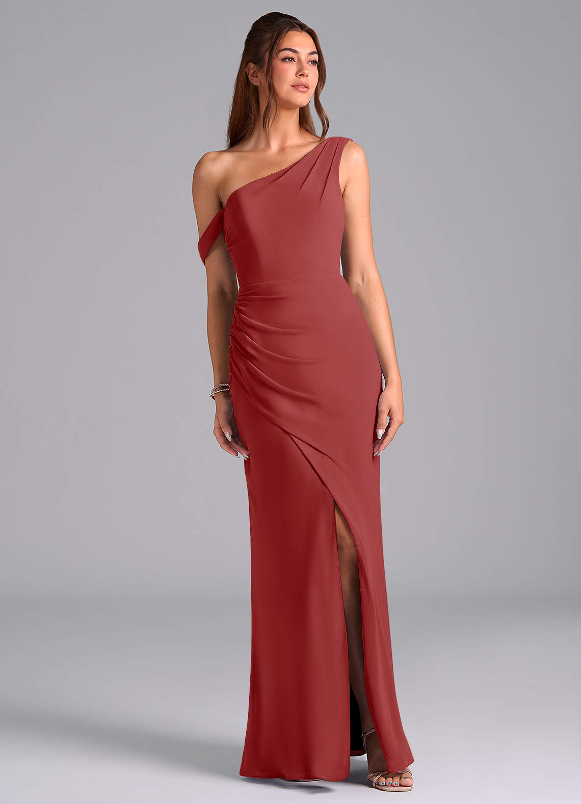 Azazie Madelyn Robes de demoiselle d'honneur Robe Sirène Convertible en Mousseline de soie Épaule décolletée Rouille image1