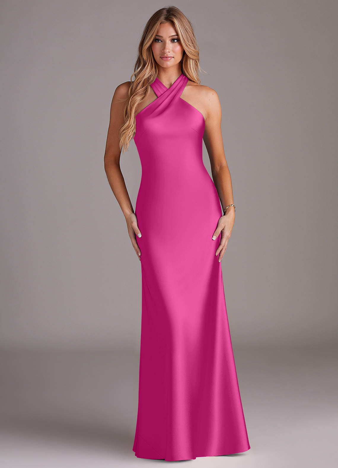 Azazie Doretta Robes de demoiselle d'honneur Robe Sirène en Satin extensible Plissée Fuchsia image1