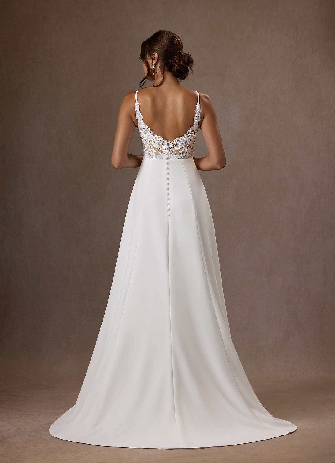 Azazie Xena Vestidos de novia Vestido de Blanco Diamante Champán de Crepé elástico de Corte en A con Lentejuelas cuello pico image1