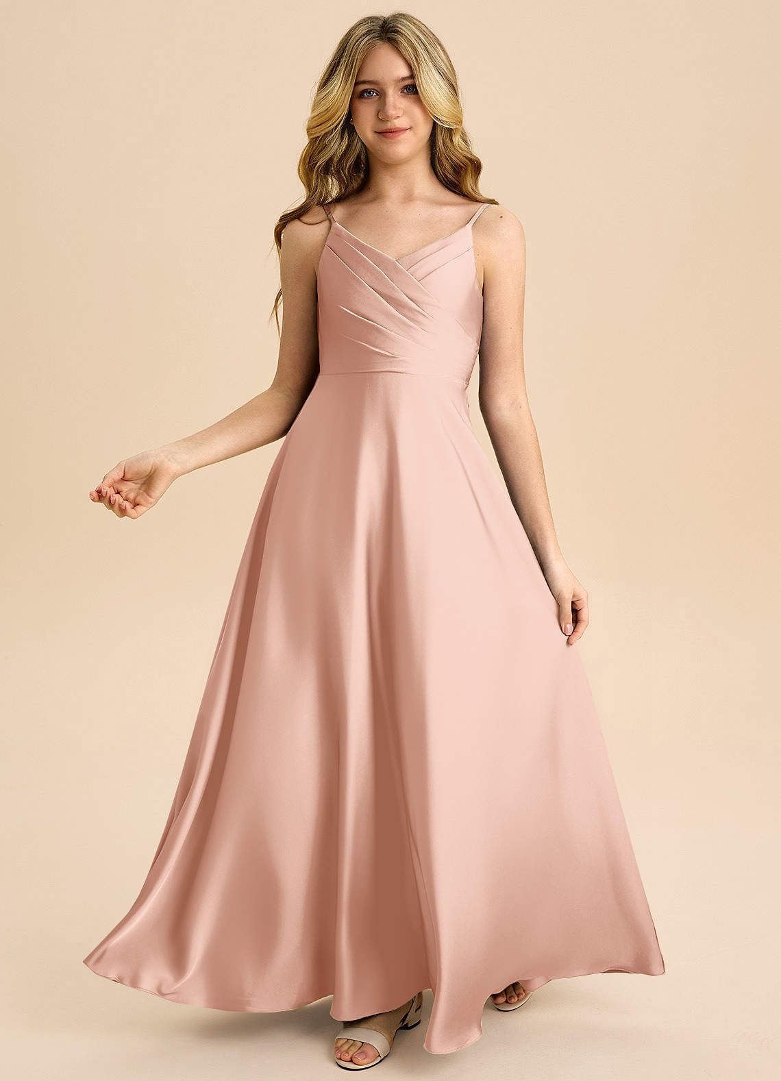 Azazie Bug Junior Robe Trapèze en Satin extensible Plissée Or Rose image1