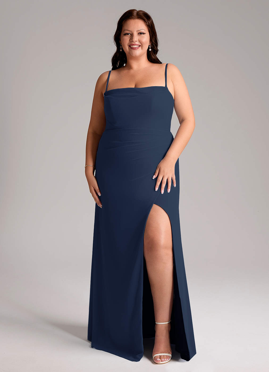 Azazie Leonis Vestidos de damas de honor Vestido de Azul Marino Oscuro de Gasa de Corte Recto Convertible con Sin tirantes image8