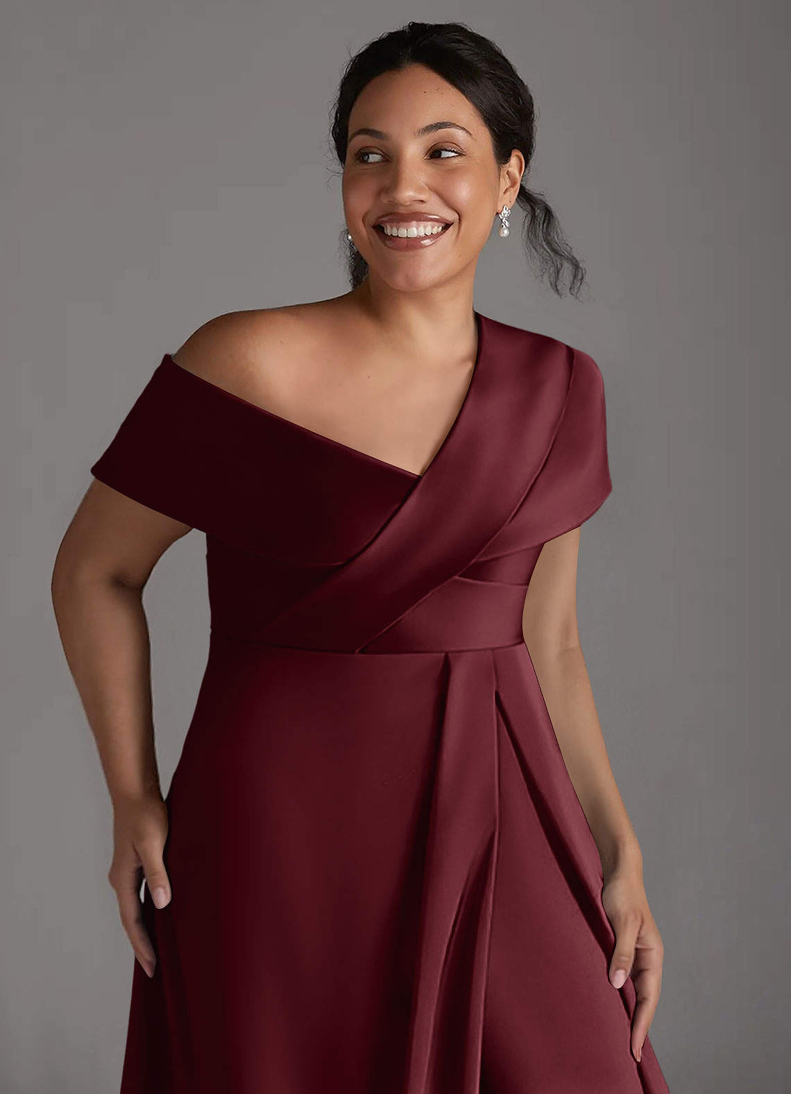 Azazie Milton Abiti per la Madre della Sposa Abito A-Line in Raso Elasticizzato Plissettato Cabernet image12