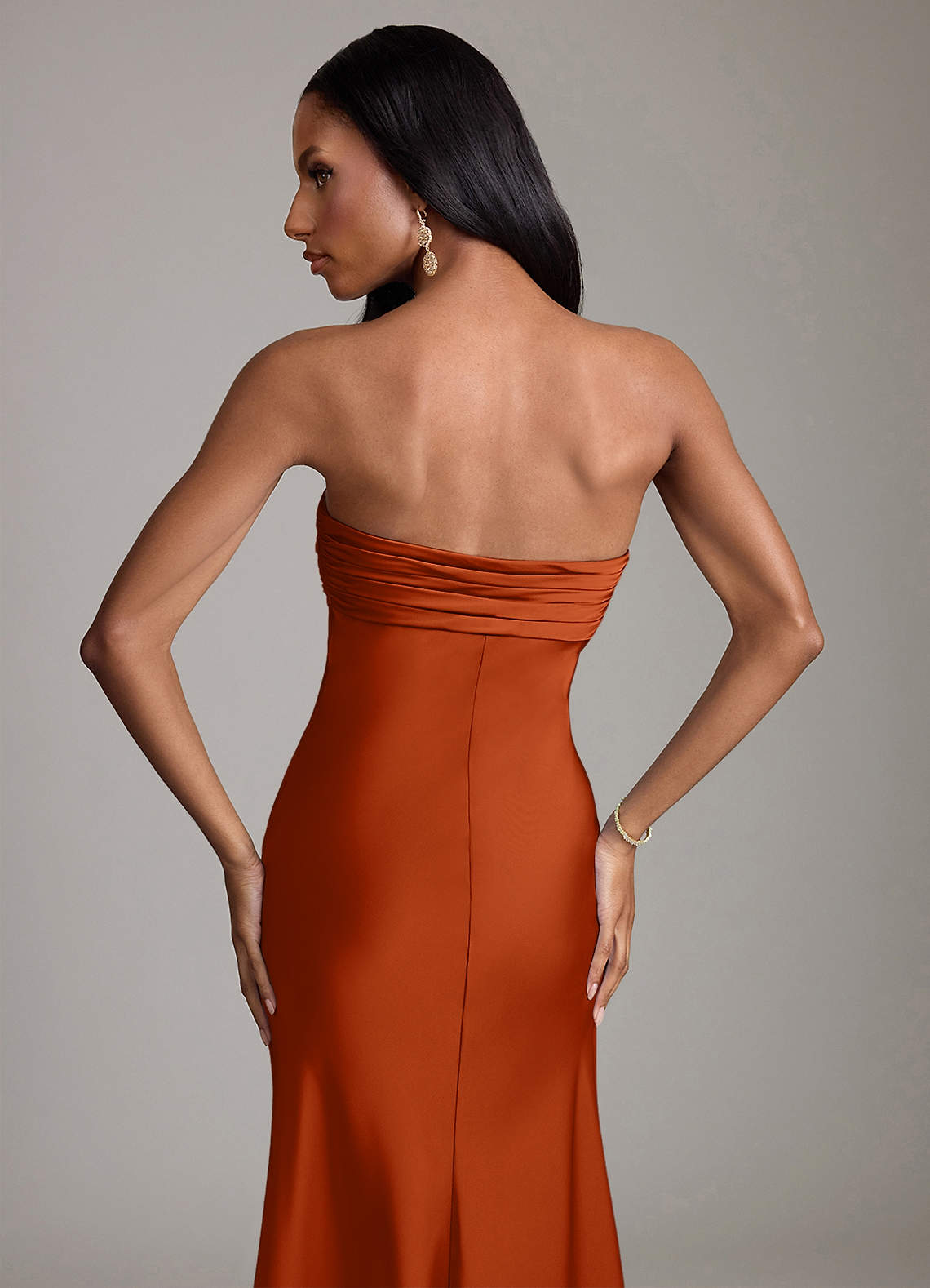 Azazie Saylor Vestidos de damas de honor Vestido de Naranja Quemada de Satén Elástico de Corte Sirena con Sin tirantes image5