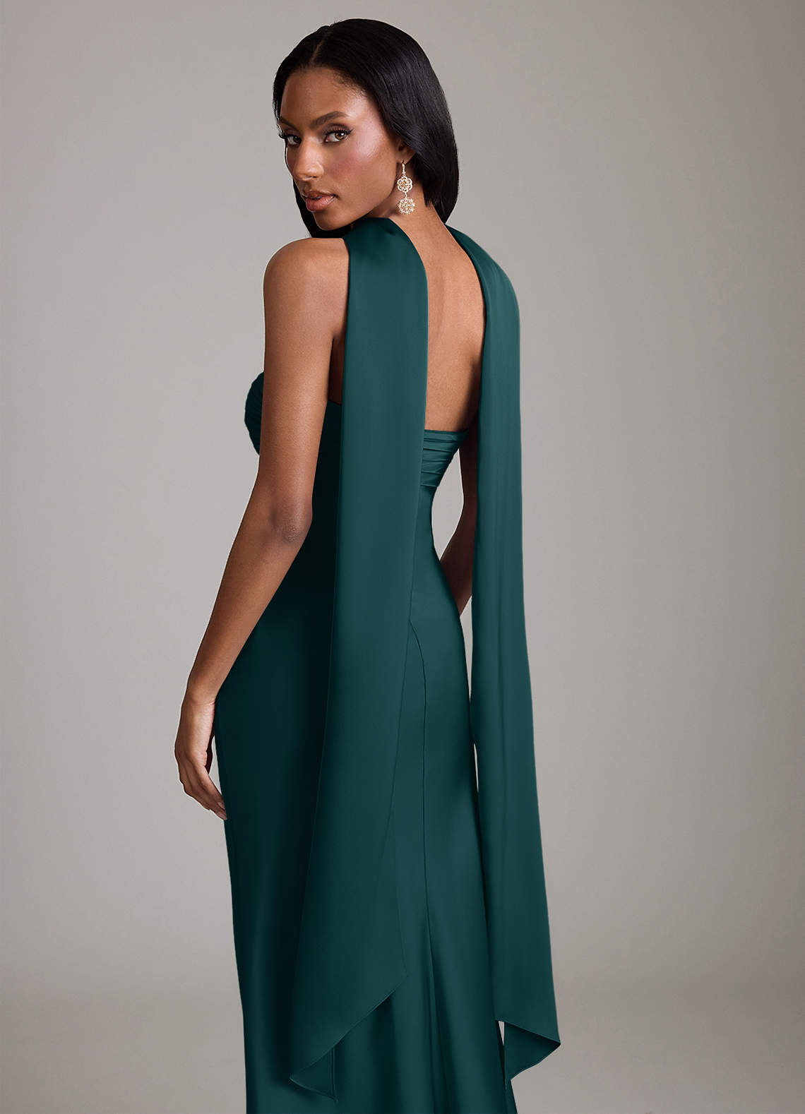 Azazie Saylor Vestidos de damas de honor Vestido de Pino de Satén Elástico de Corte Sirena con Sin tirantes image6
