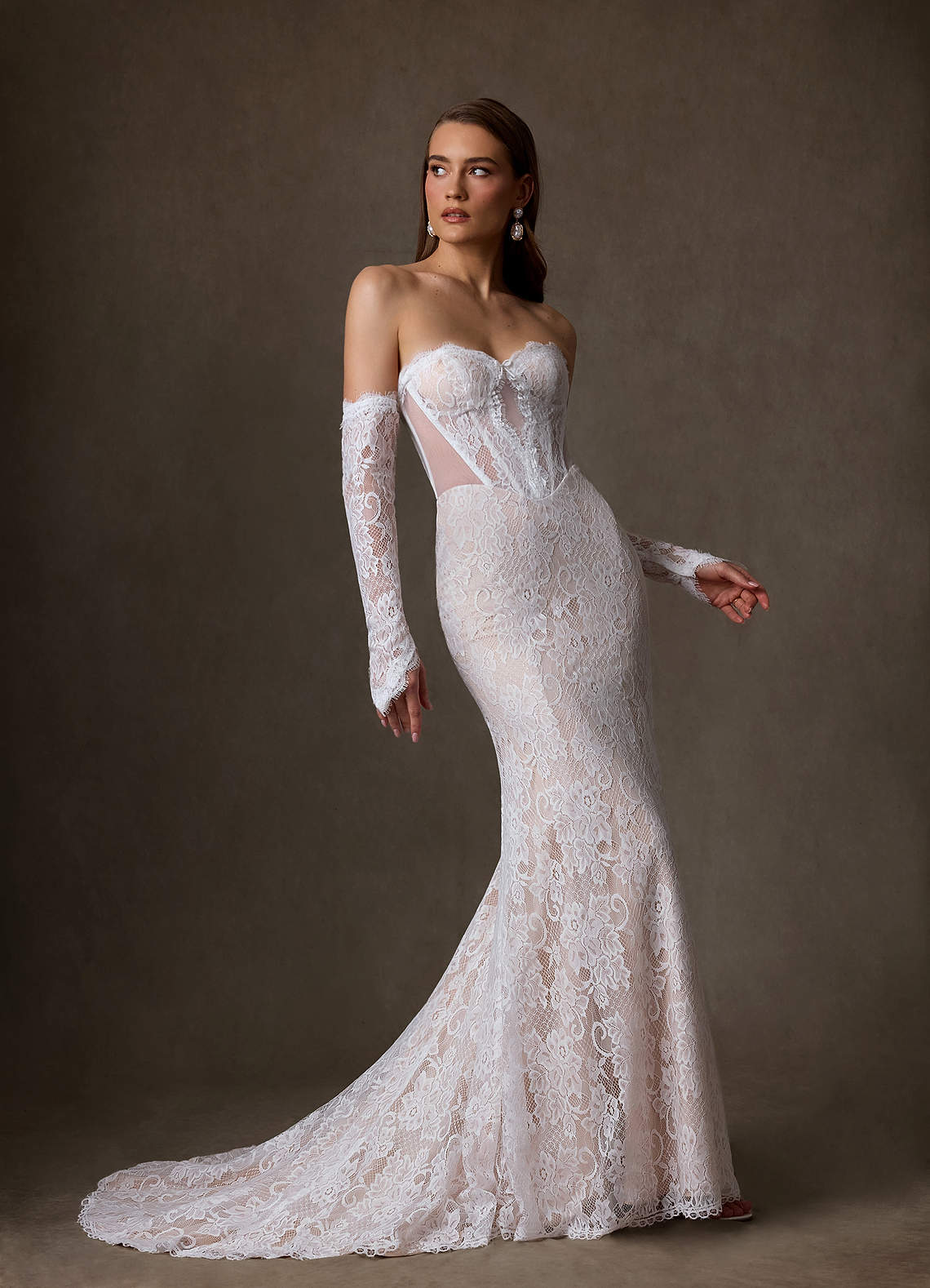 front Luvas de noiva com renda floral e decote ombro a ombro